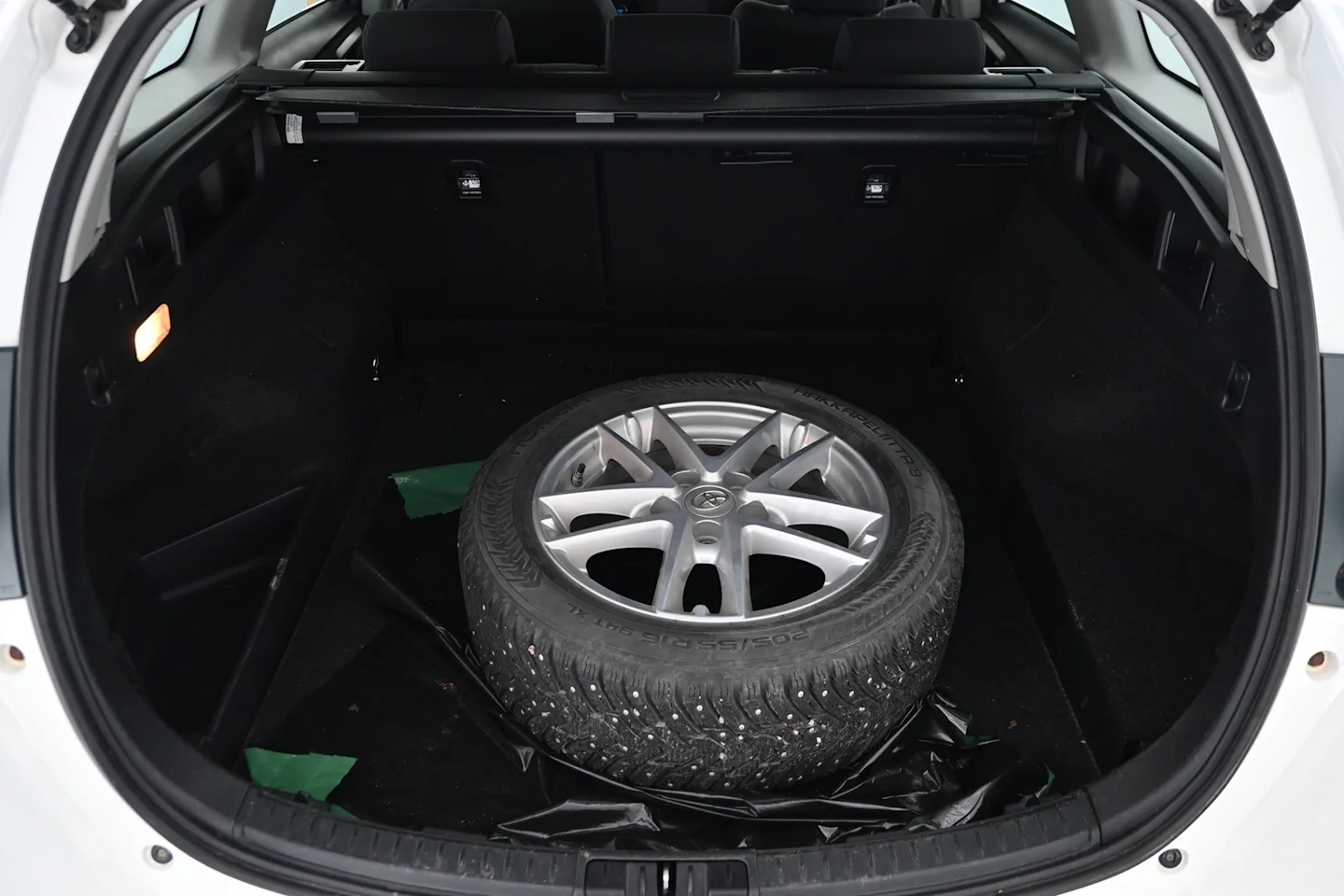 Car Image - 1YJoG7vlChOuRUp4UGqs9