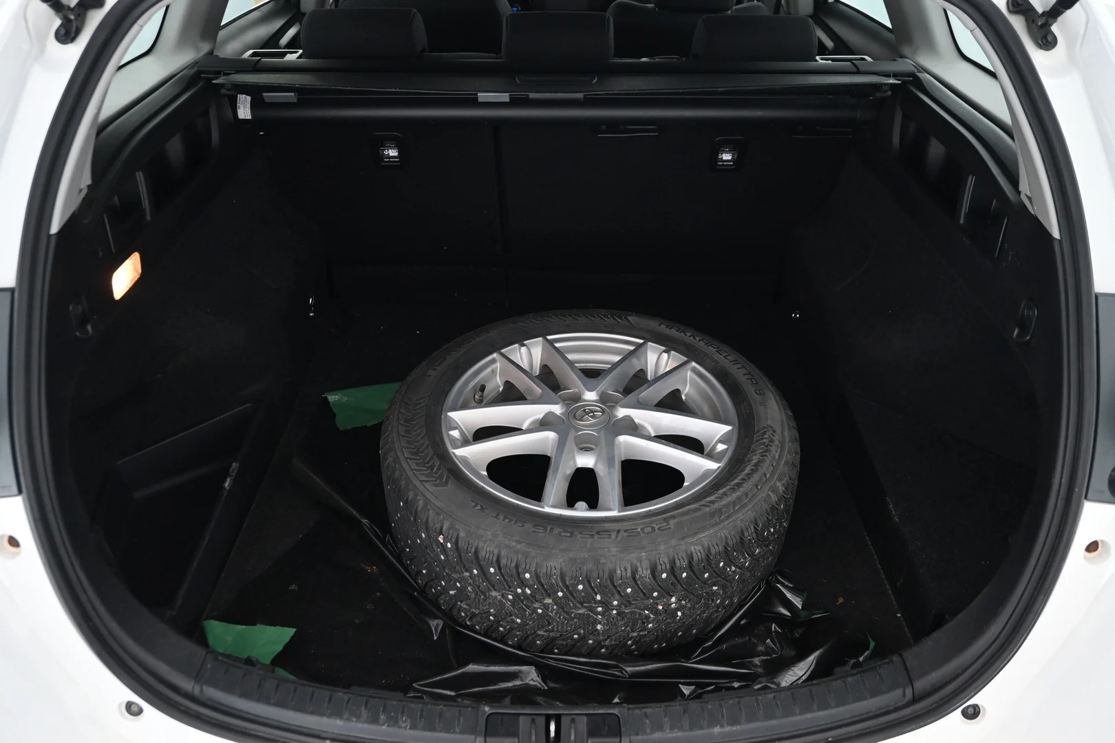 Car Image - 1YJoG7vlChOuRUp4UGqs9