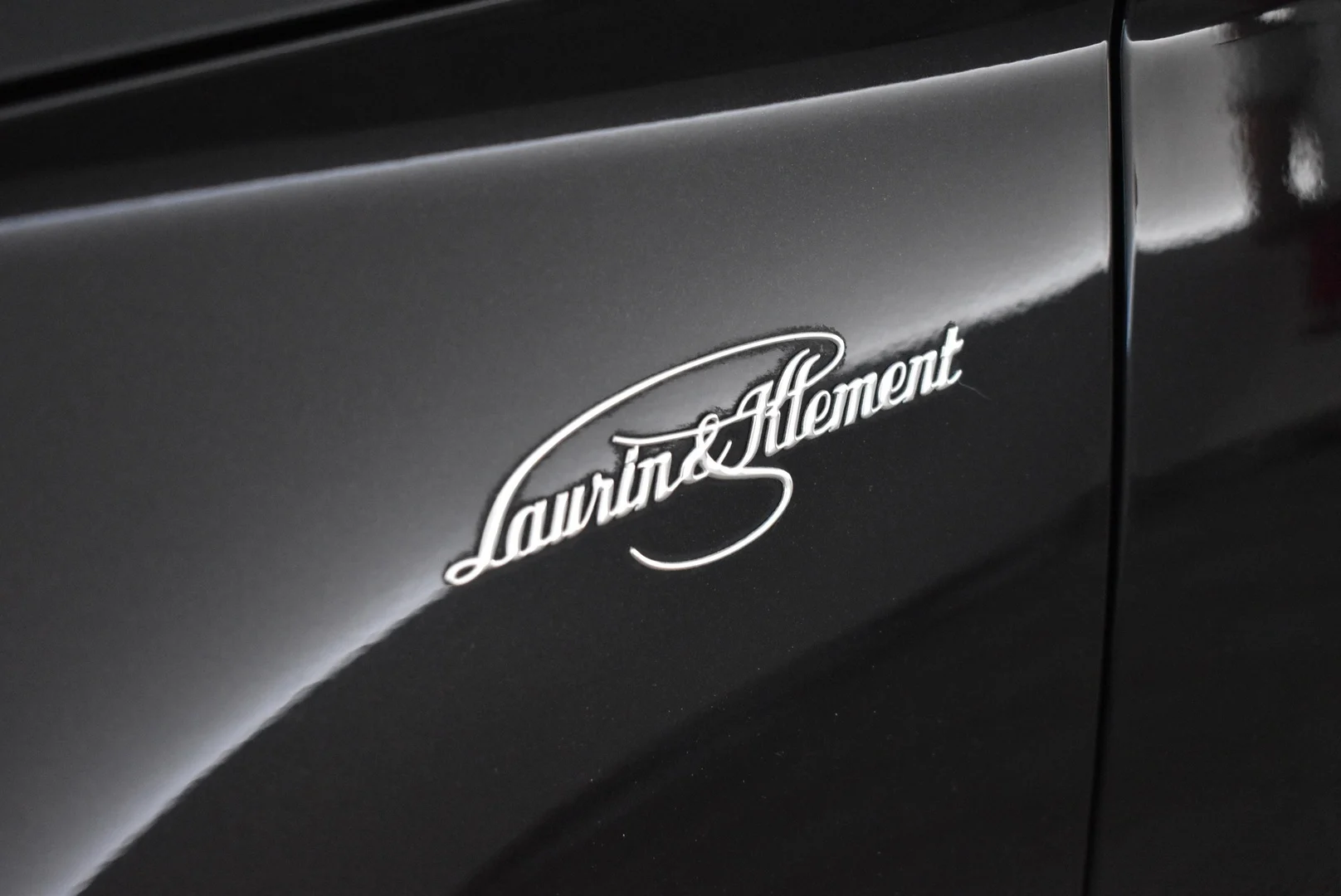 Car Image - 13w25zp9MWms980aX5wsN7