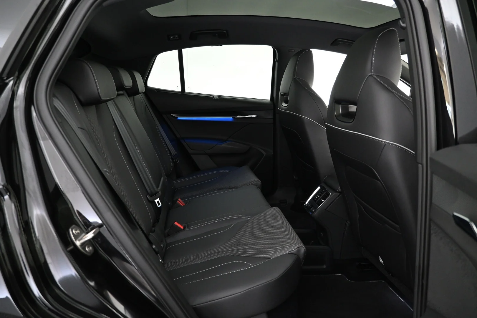 Car Image - 3lftQlCfLkIuIEHaauP6xA