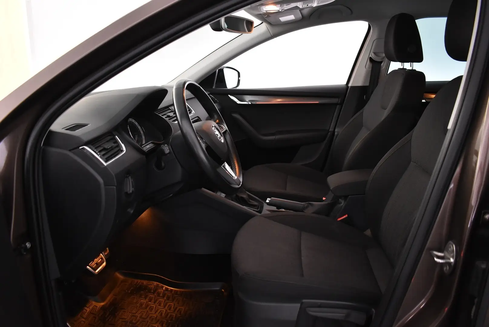 Car Image - 1ll8sL7zBdllNXtlfvDOSF