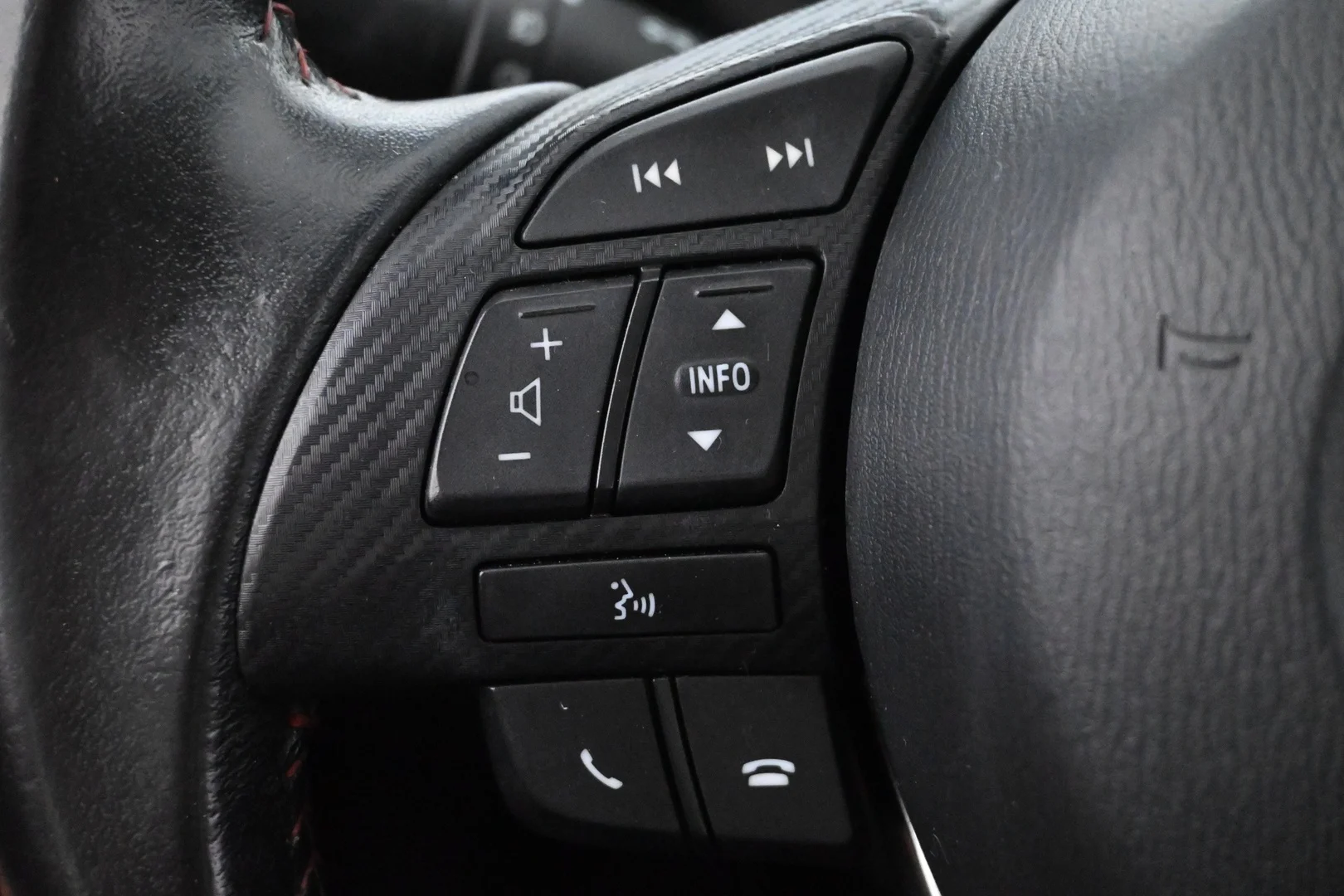 Car Image - 5XZ61VzRzzrrAW4xg8Z0GN