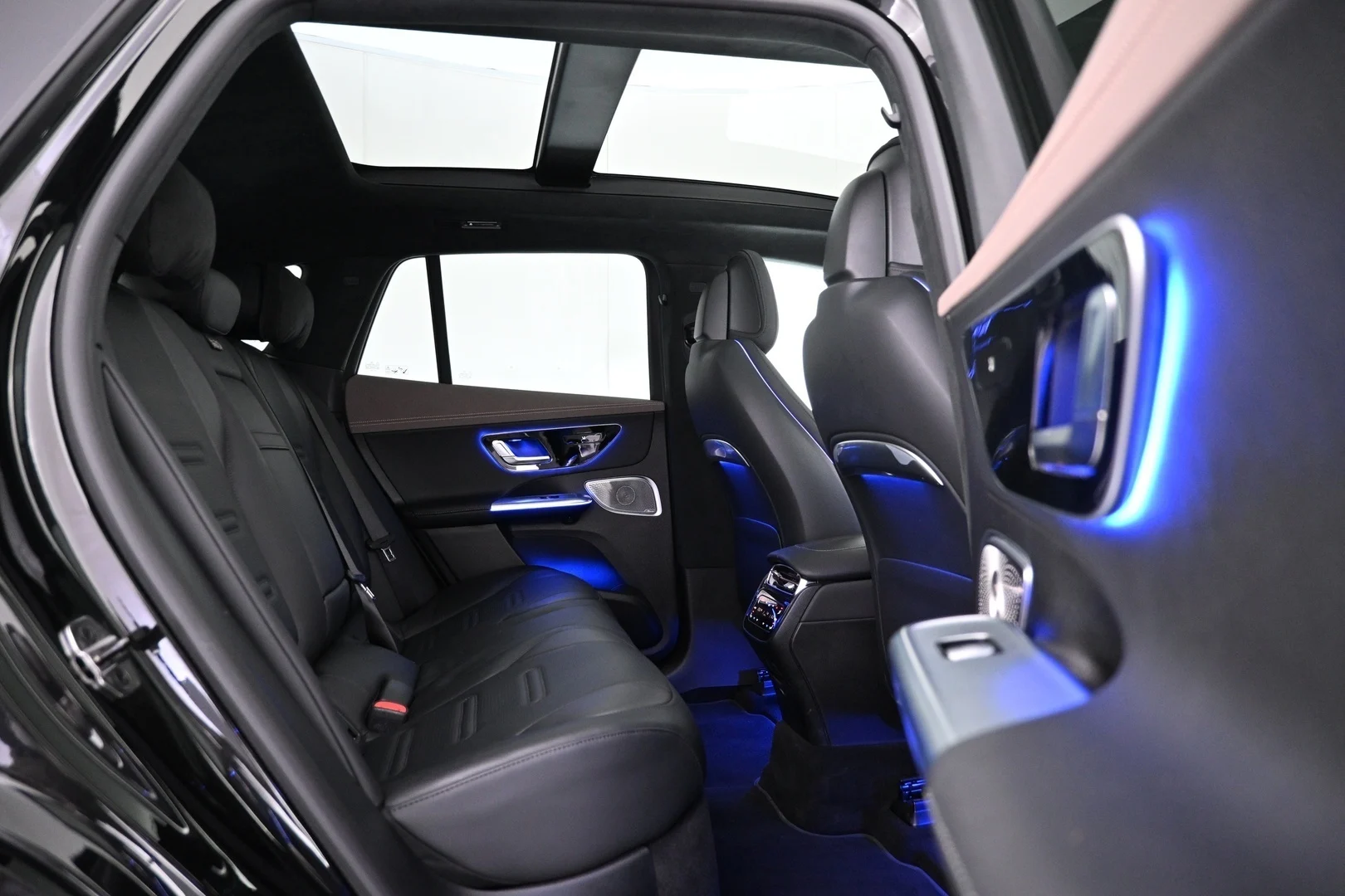 Car Image - 5Q9anwwMq0HcScc3CxXV3G