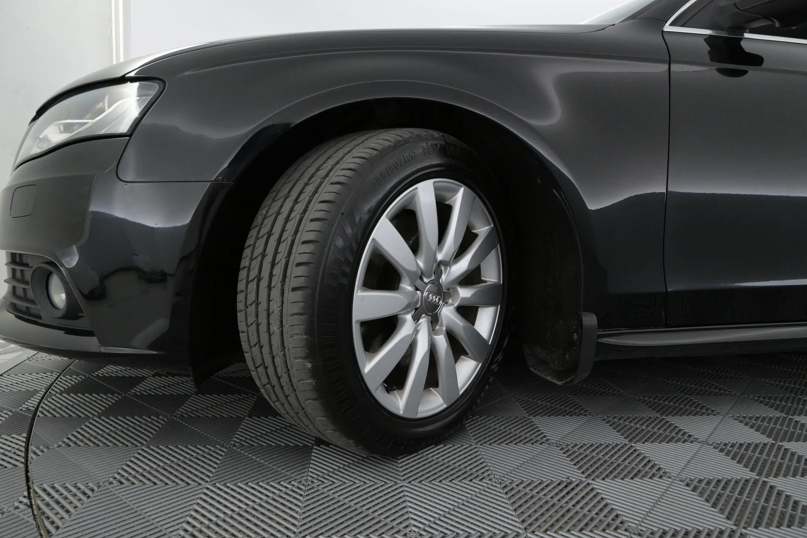 Car Image - 3v7XXX0ob17iP81j7ZDy3m