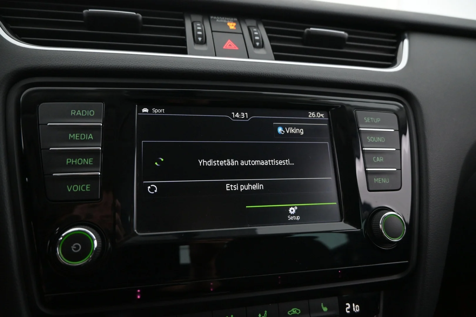 Car Image - 72SFiUHqw3k0LLy9IqUhzn