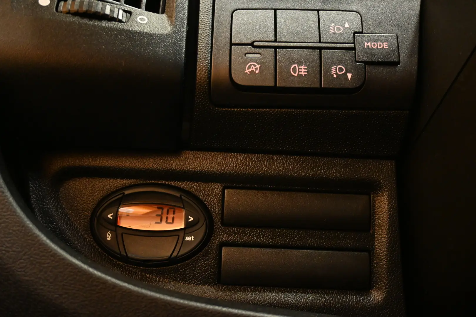 Car Image - 2fz8QbpGUBMknW1sSfEmEY