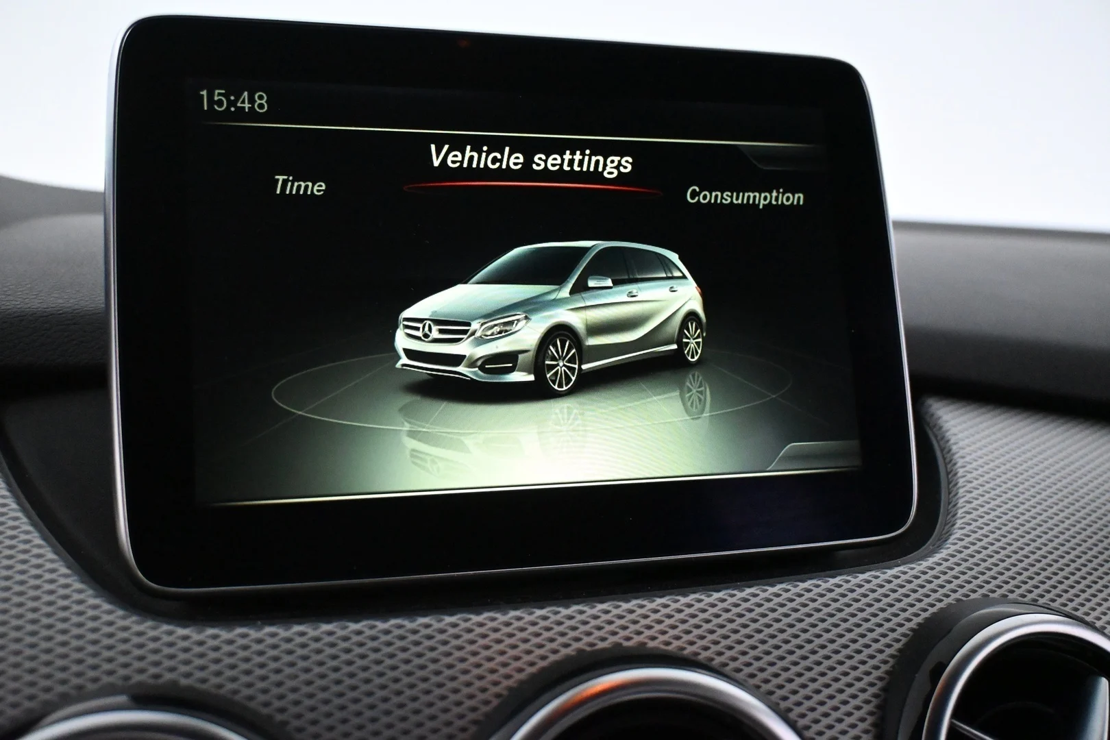 Car Image - vM1Cya0m979Ym4Qgnp8Tx