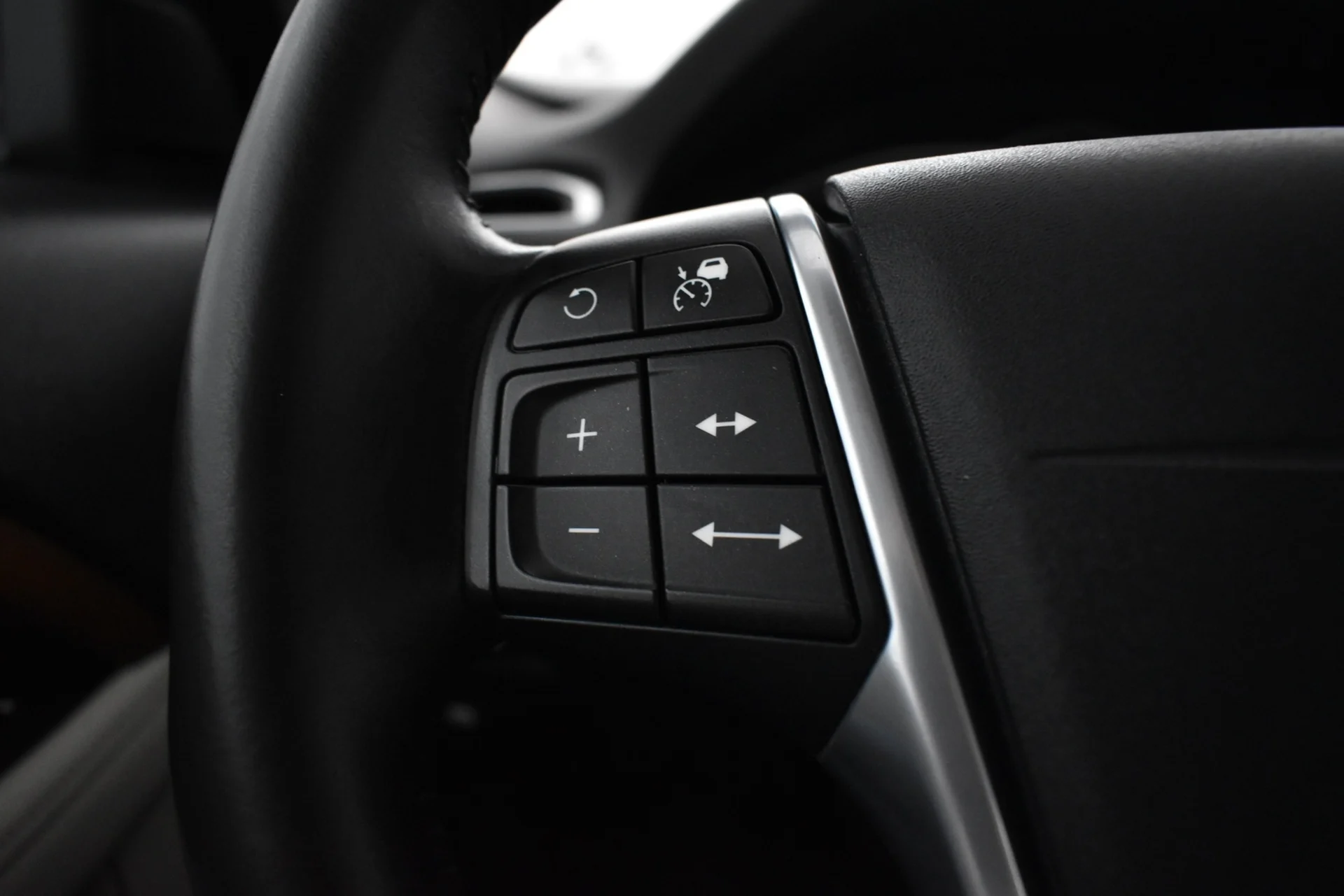 Car Image - 3HErp3dA7ZDw0HaesK3WQQ