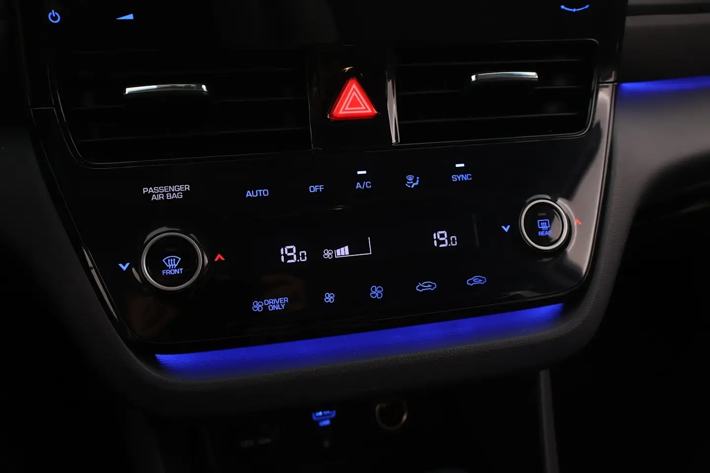 Car Image - 5vXf96KNAsvY8X3Z1CzP6r