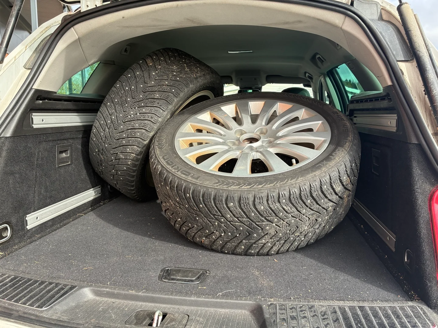 Car Image - 6XWqfm9MILL15zY88LWALV