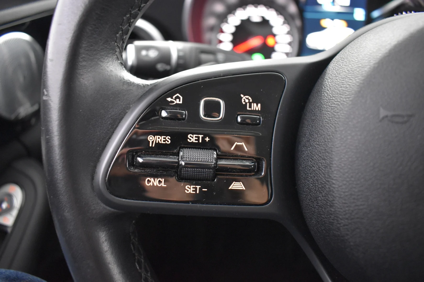 Car Image - 2CO7VDzeoVij8AROSonJmK