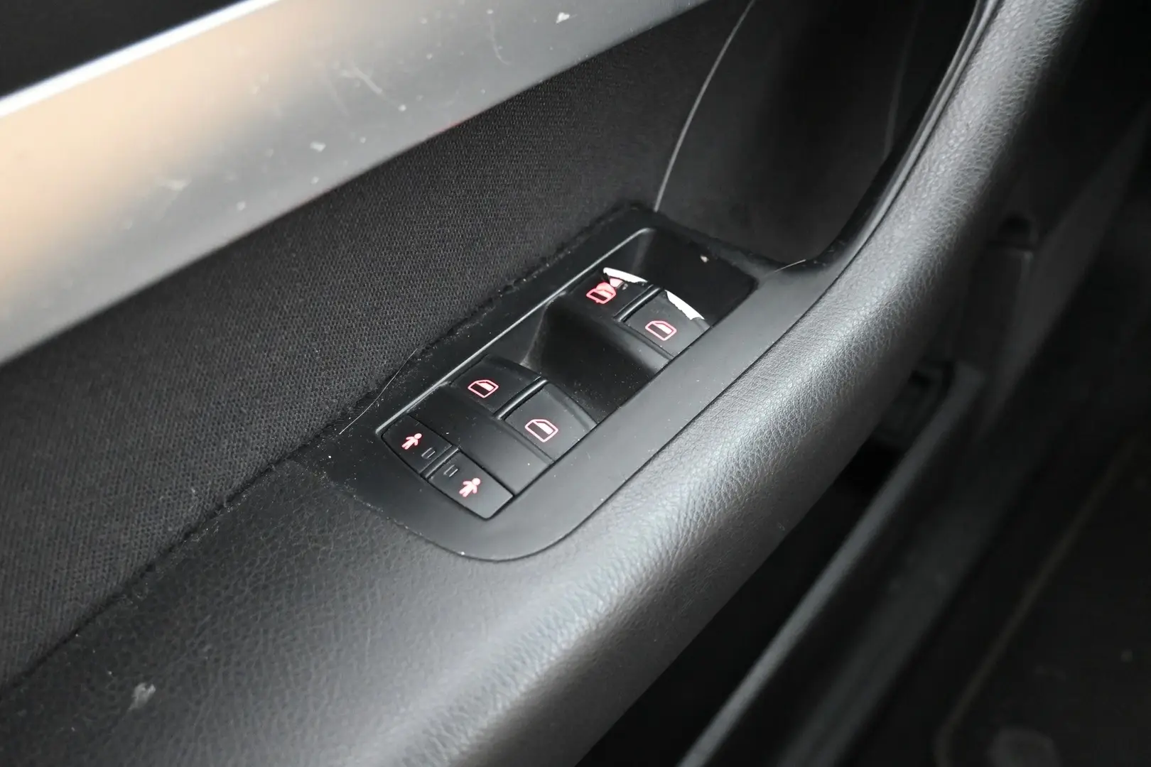 Car Image - 5g0JBX33N3sX9CK1t5J7DQ