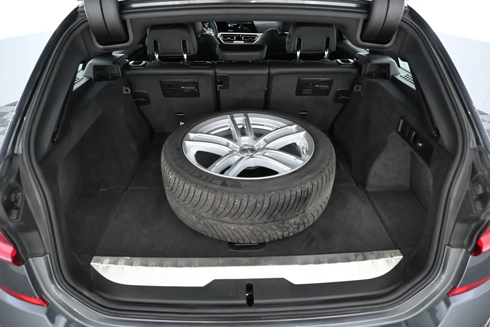 Car Image - 20VFwaiMmvD3LiscKKuCHJ