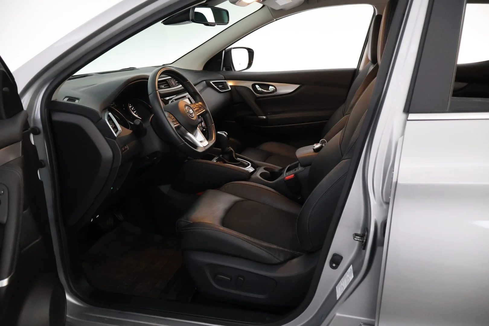Car Image - 0REP2jhGhfUacdkyj3VXB