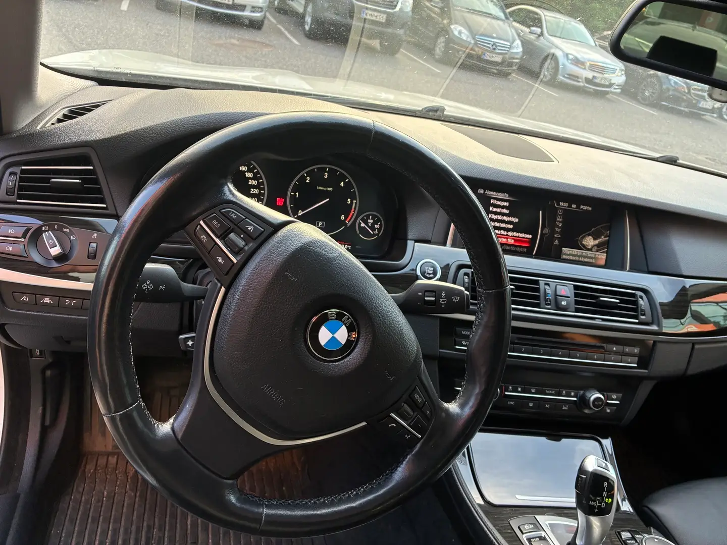 Car Image - 2xw77m5w355Yamdi1dH8NQ