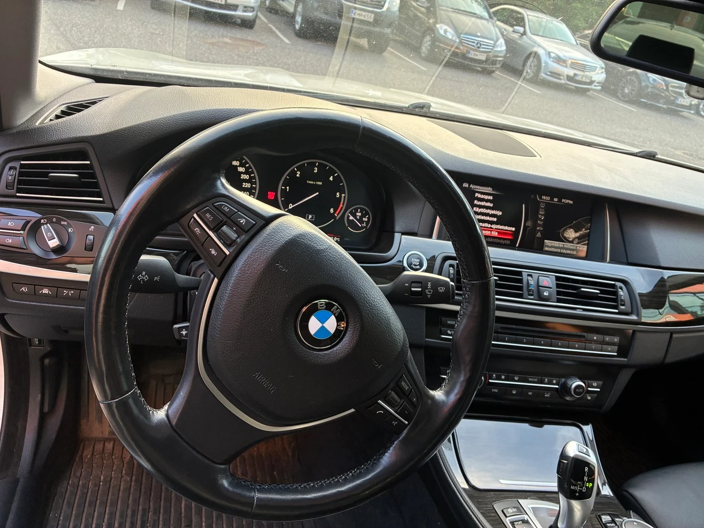 Car Image - 2xw77m5w355Yamdi1dH8NQ