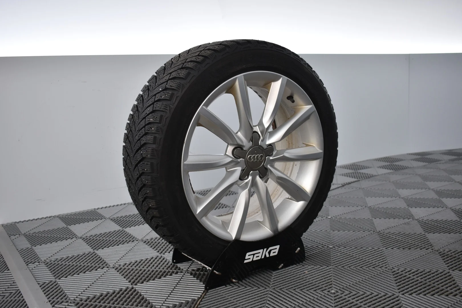 Car Image - 7GAiAaJripgpHOS5N2KVvM
