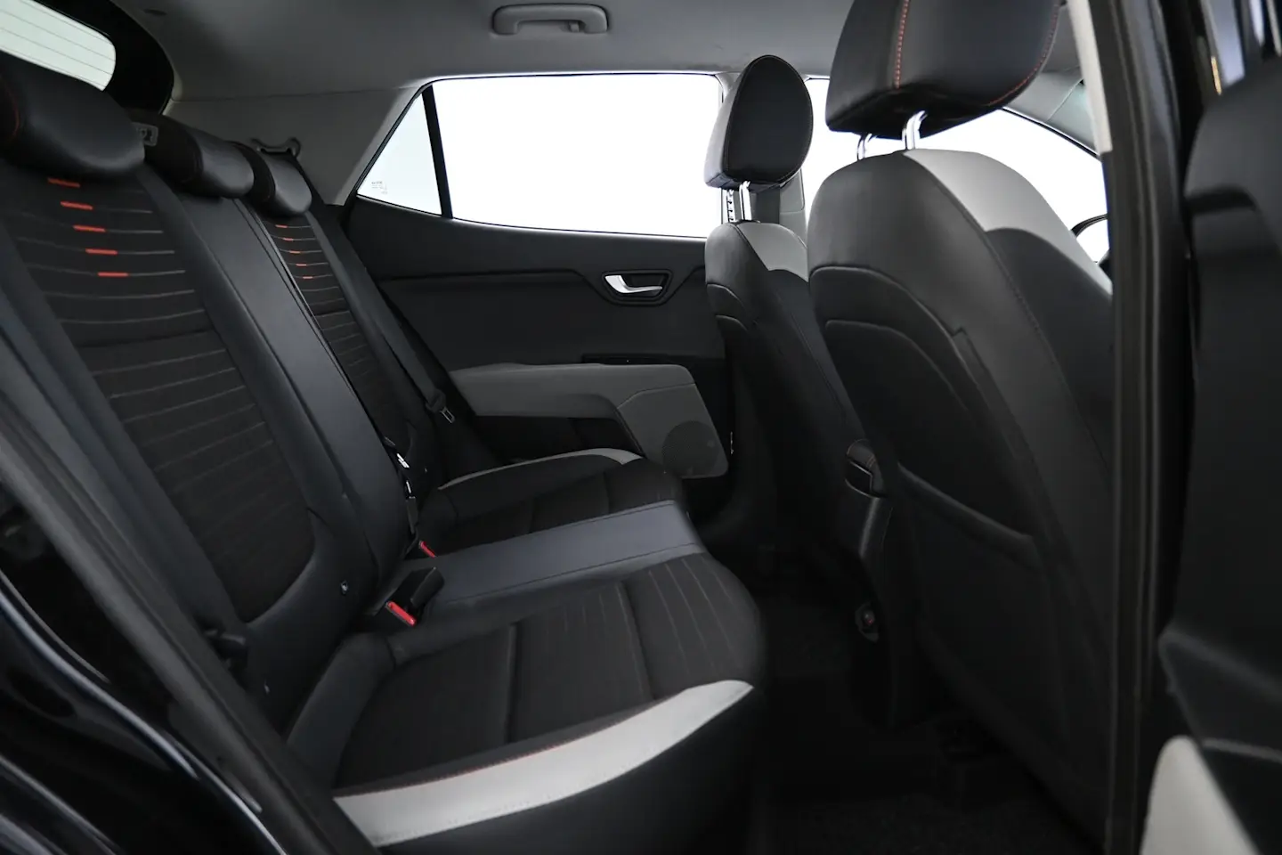 Car Image - 7xvJQD982LIav8IP4bP57J