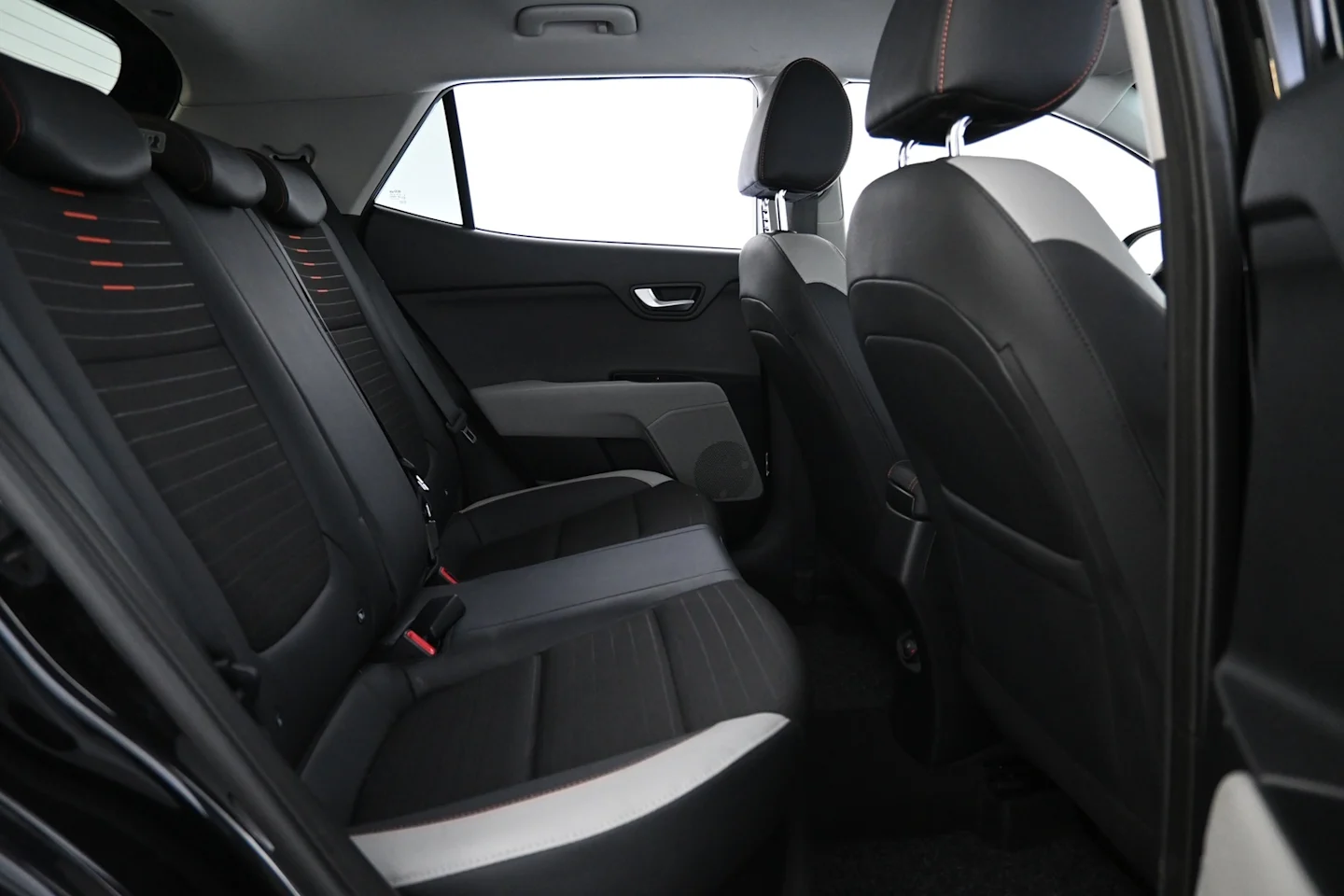 Car Image - 7xvJQD982LIav8IP4bP57J