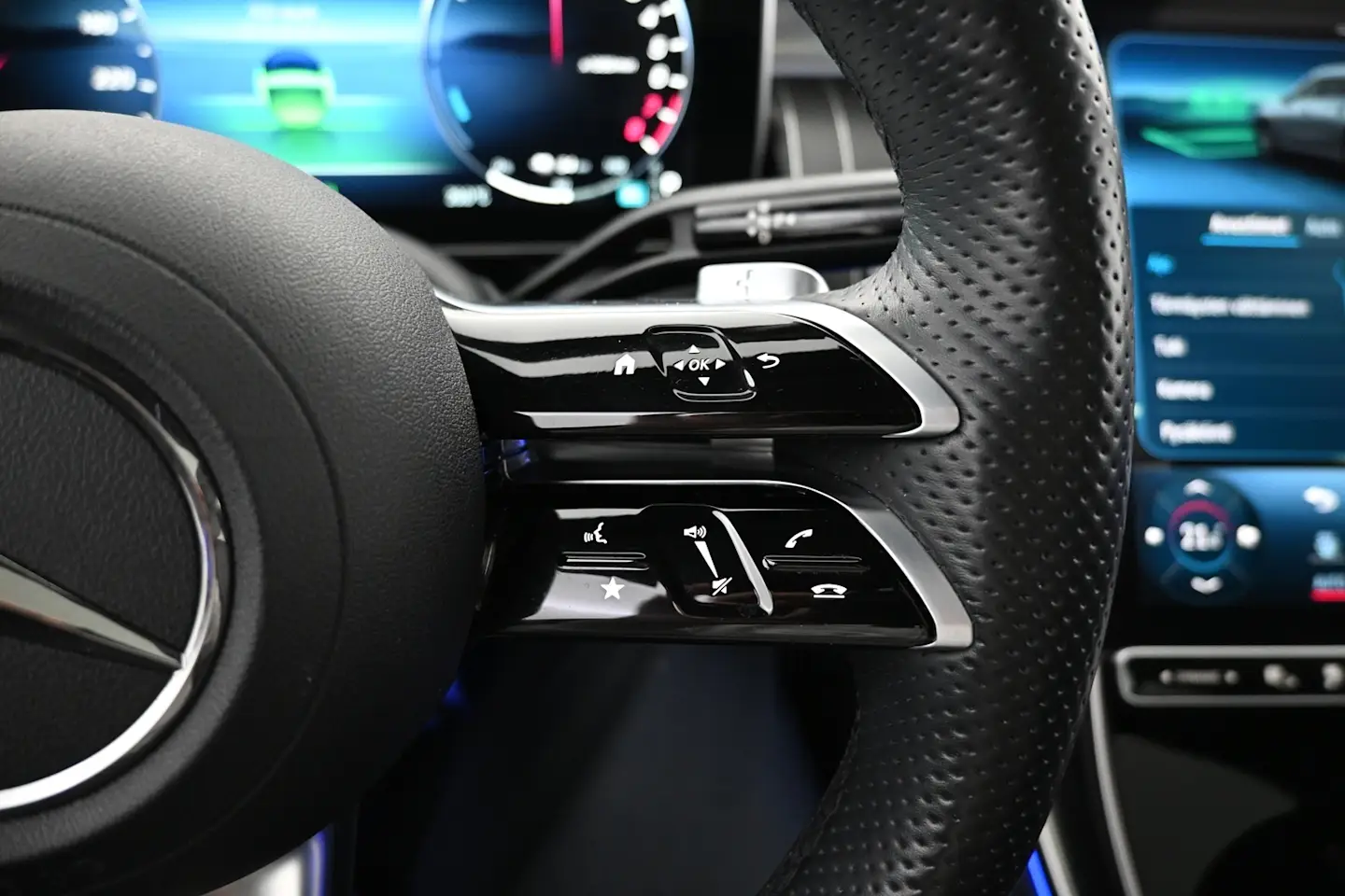 Car Image - 2RG1eQg9ZlW6cJL3j4LcEU