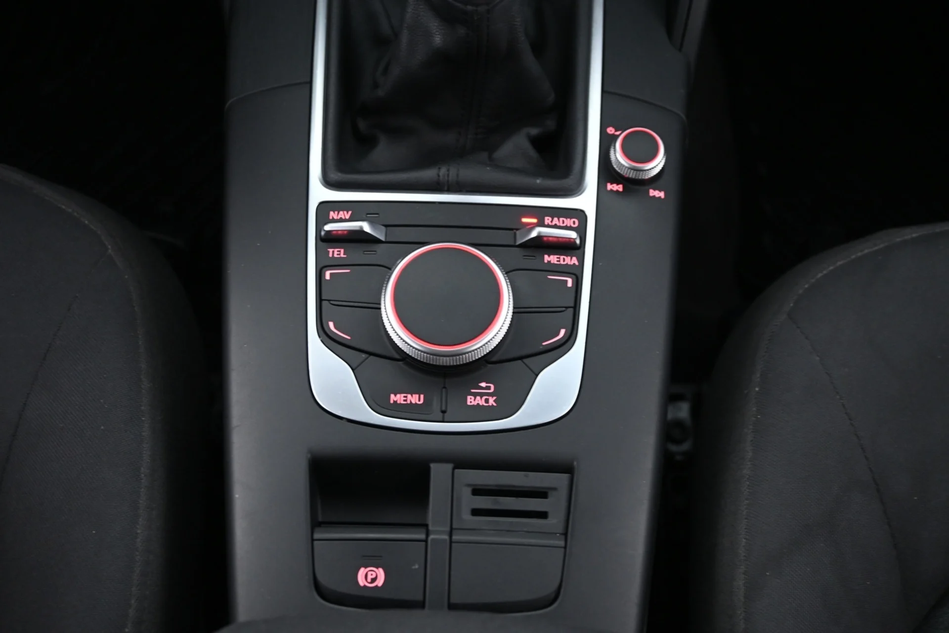 Car Image - 625RYiGndXAin4ePN72yER