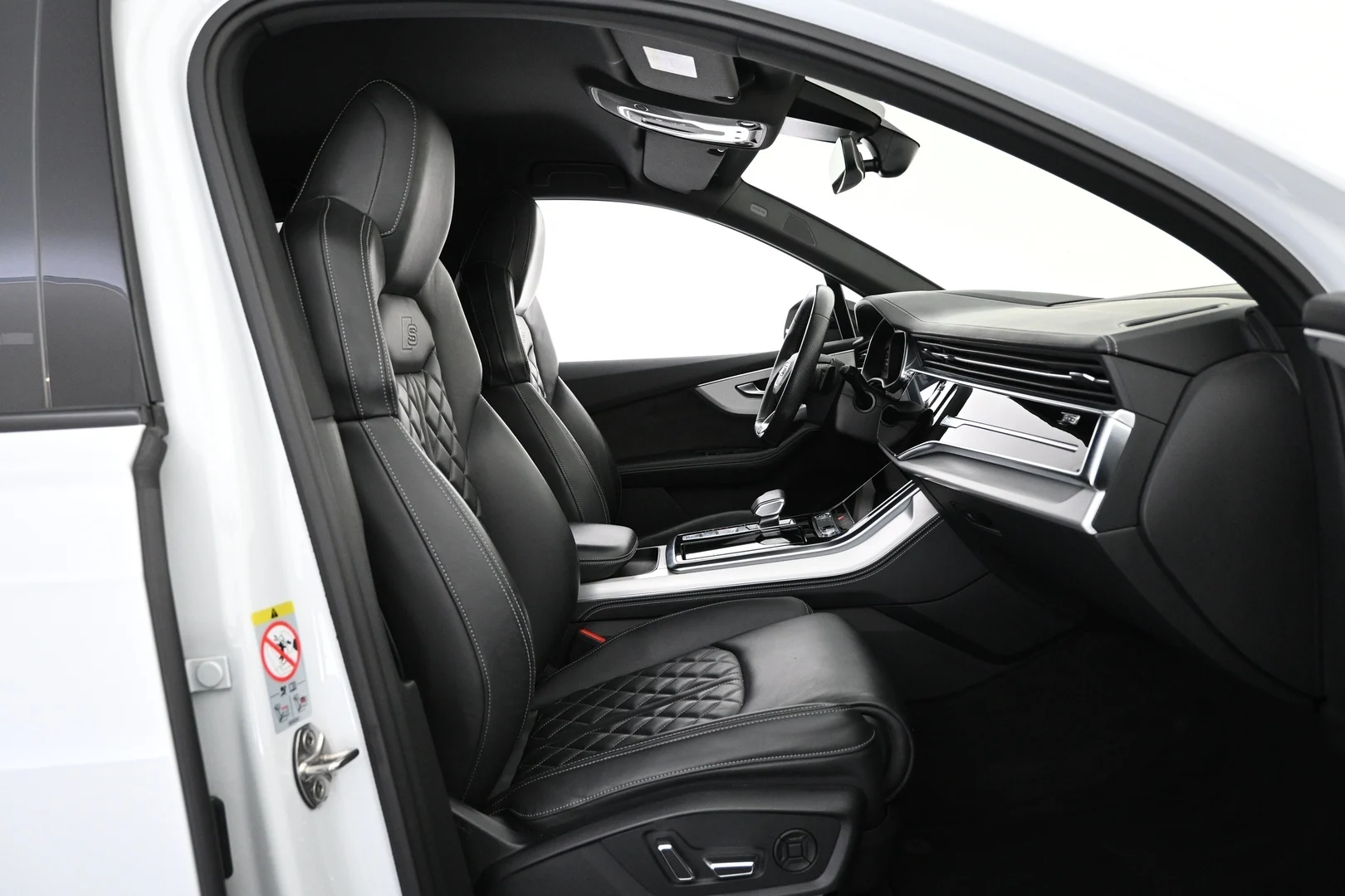 Car Image - 6Nw1PAWuTFH15ixz81QMSs