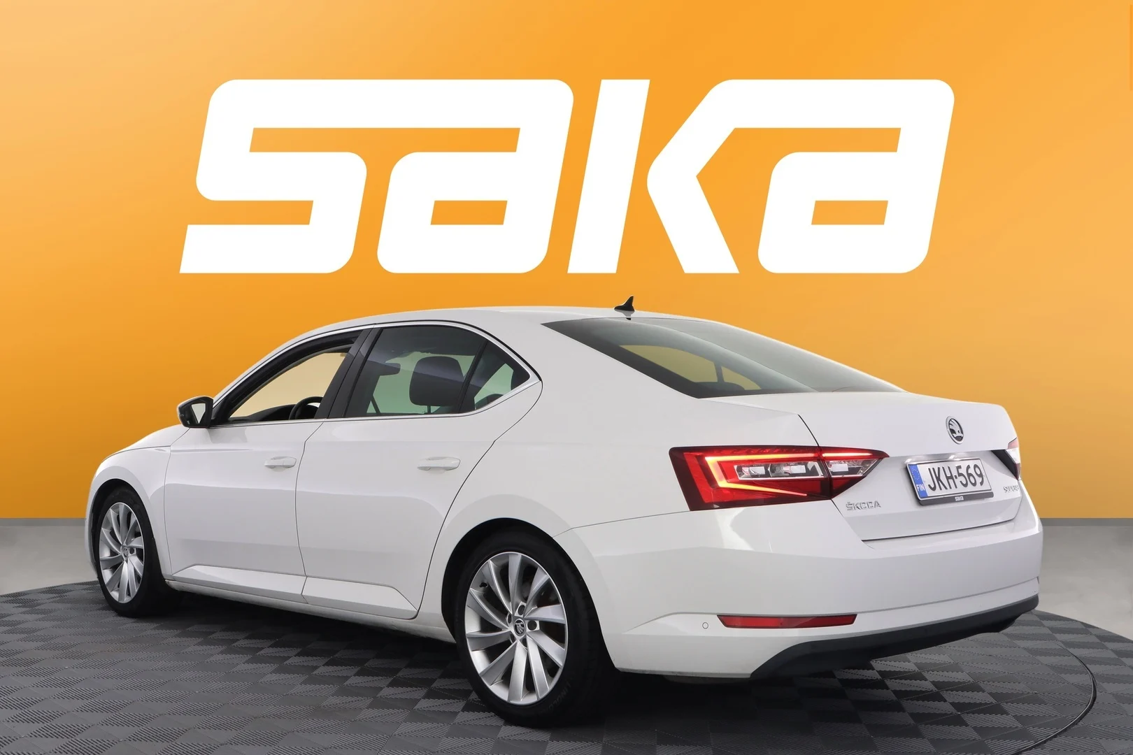 Car Image - 5j9uRxQ9IPiWzGhajdBg4W