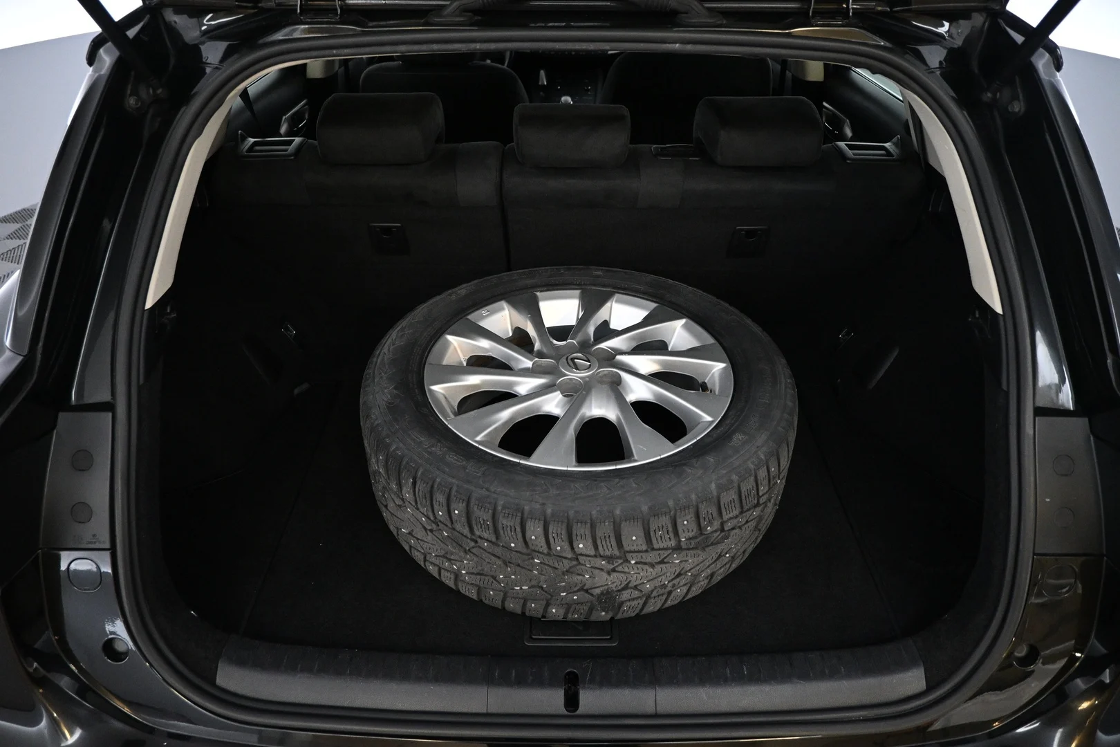 Car Image - 5yyC7swpldZPnXVxXea9KR