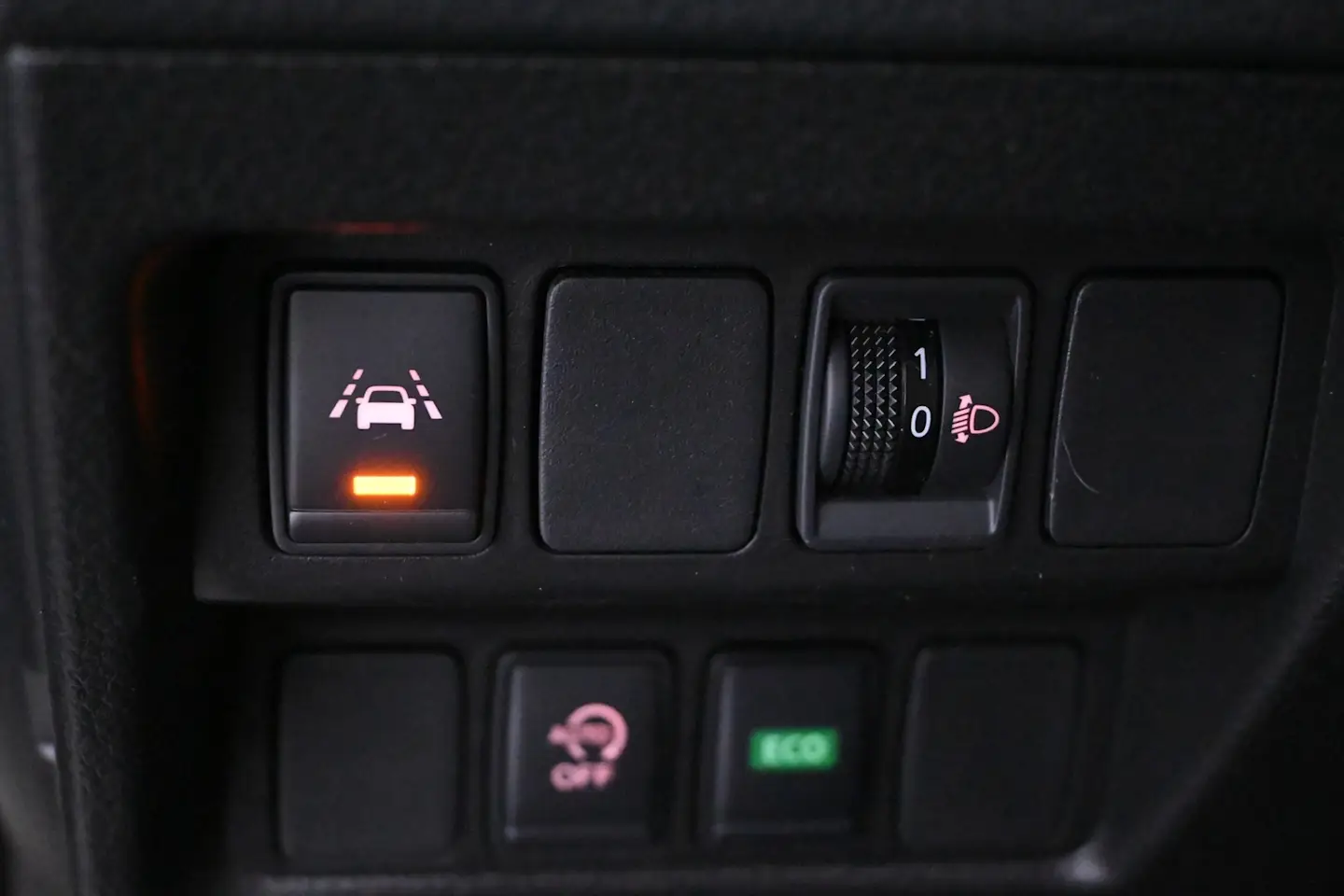 Car Image - 4js7UzV0JCAroWHY2TjNa3