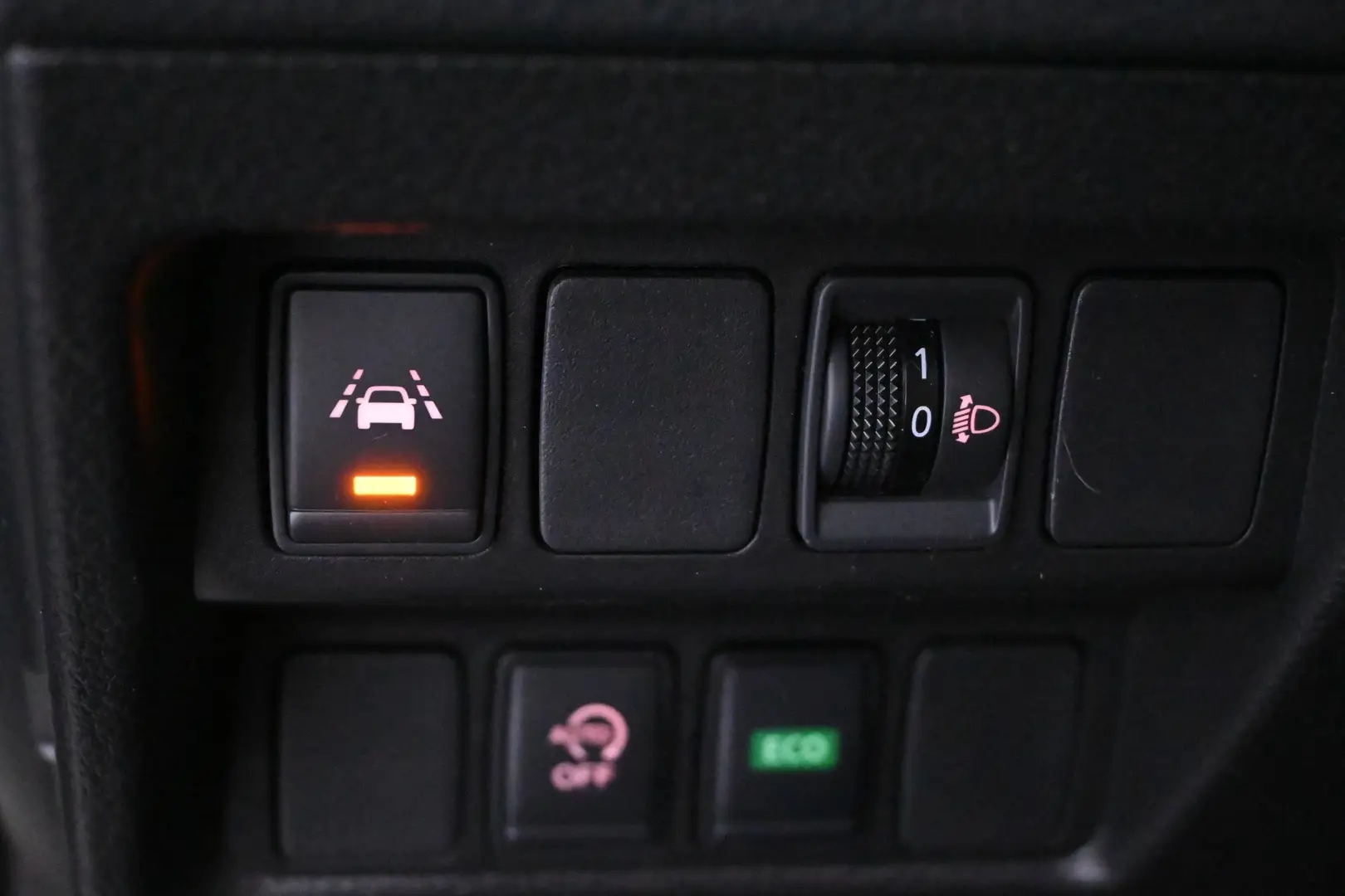 Car Image - 4js7UzV0JCAroWHY2TjNa3