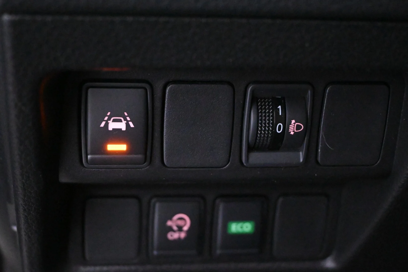 Car Image - 4js7UzV0JCAroWHY2TjNa3