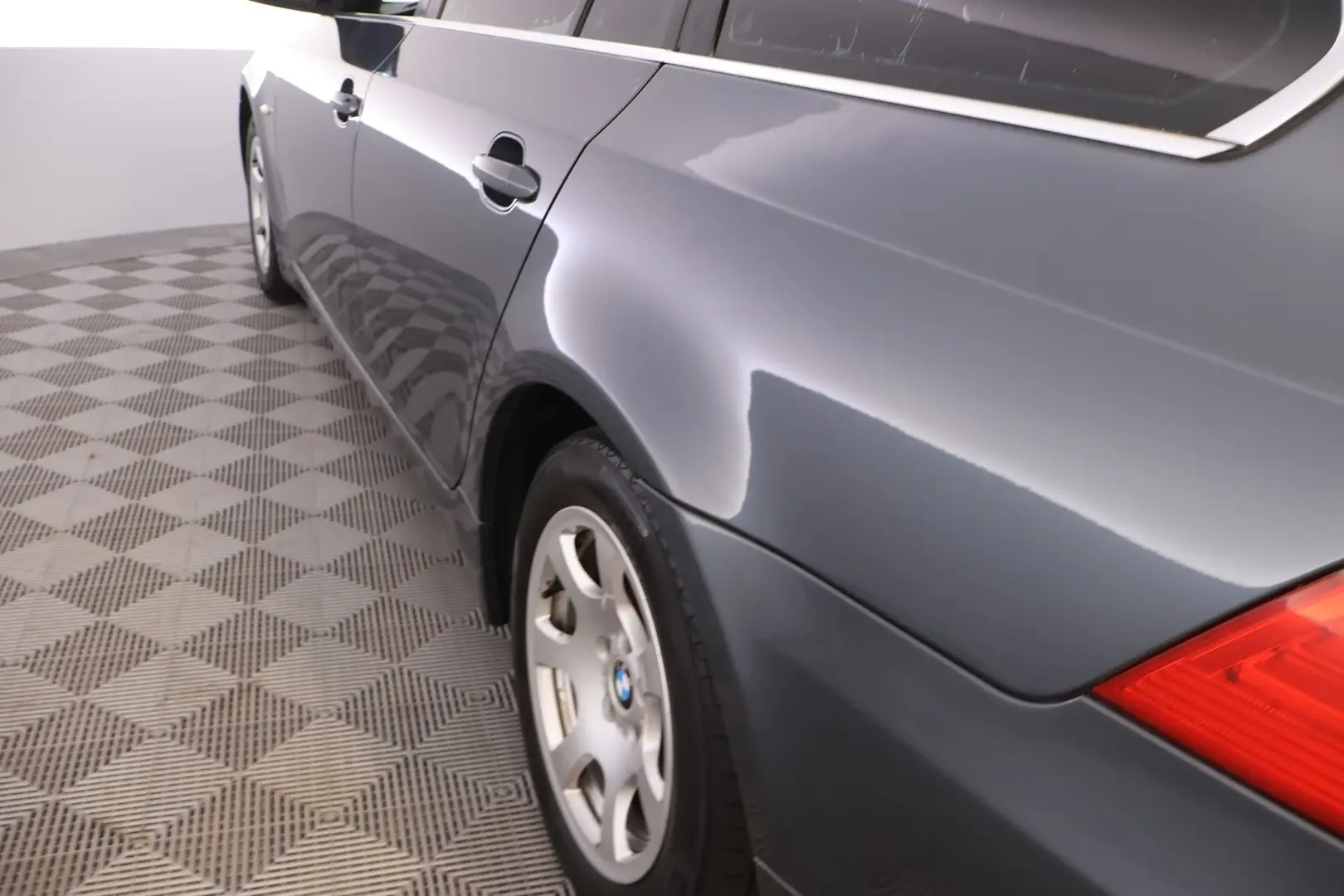 Car Image - 7MqUaeQJRyyNzQOngi8CGb