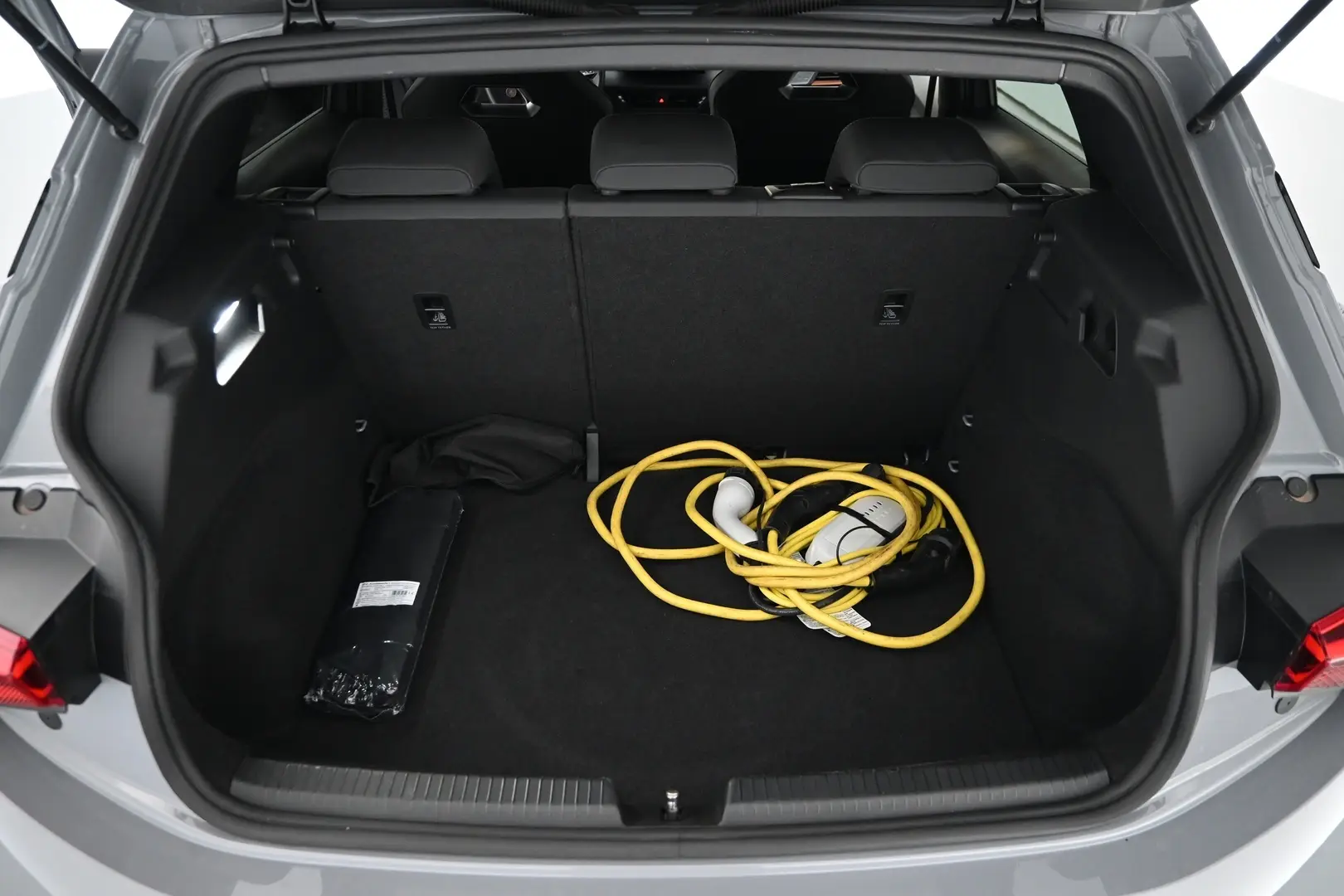 Car Image - 2RqFnVIiqQS1qx4tLwz20S