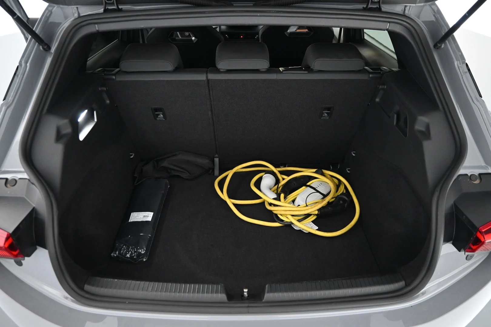 Car Image - 2RqFnVIiqQS1qx4tLwz20S