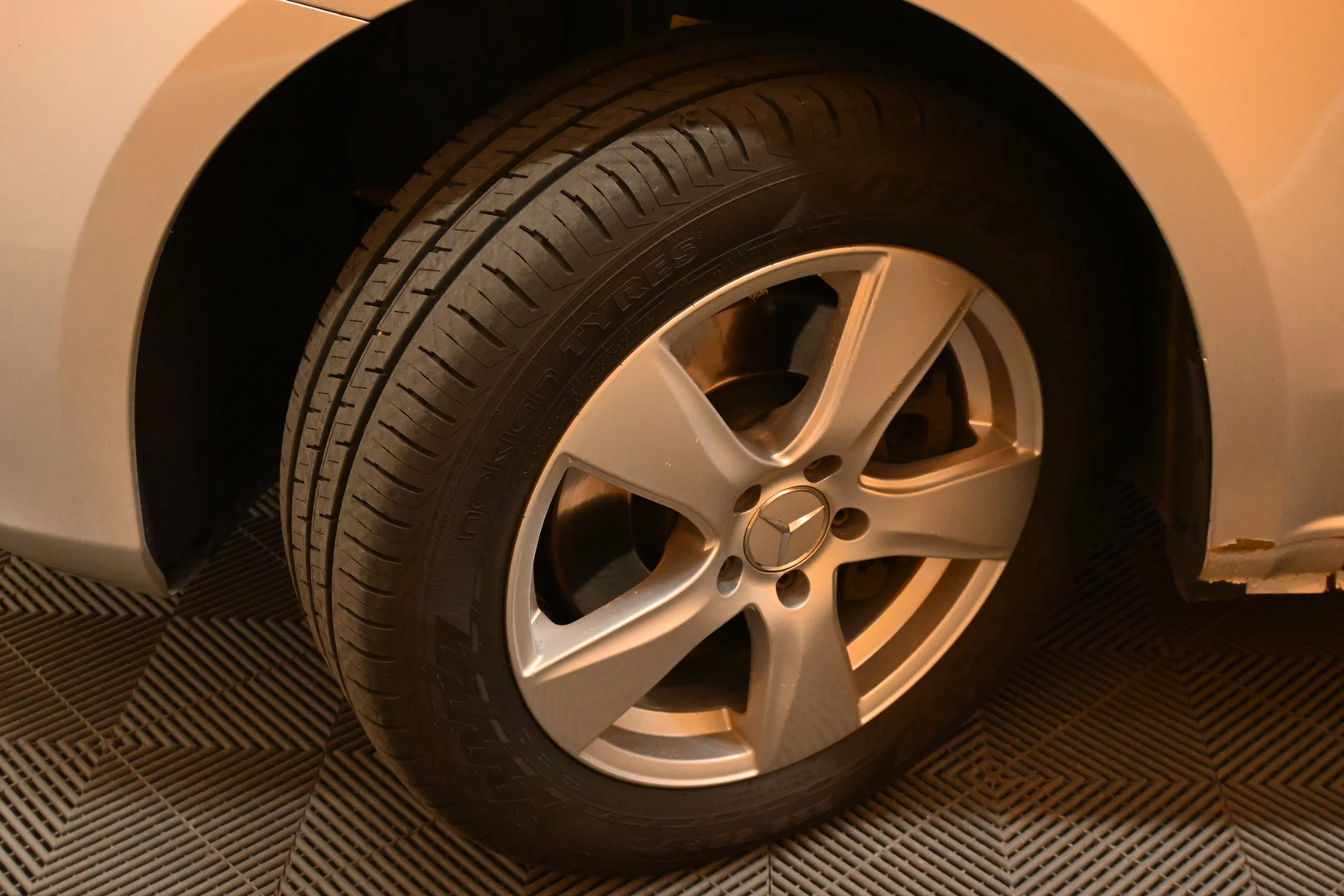 Car Image - 4HzYnRD6zYKN0SsPyLRxxw