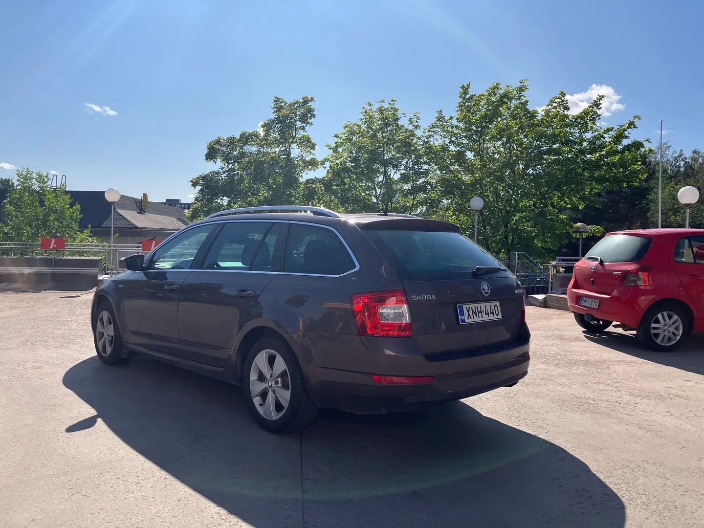 Car Image - 7r4JnTlrFq7YzJr8c2fRI6