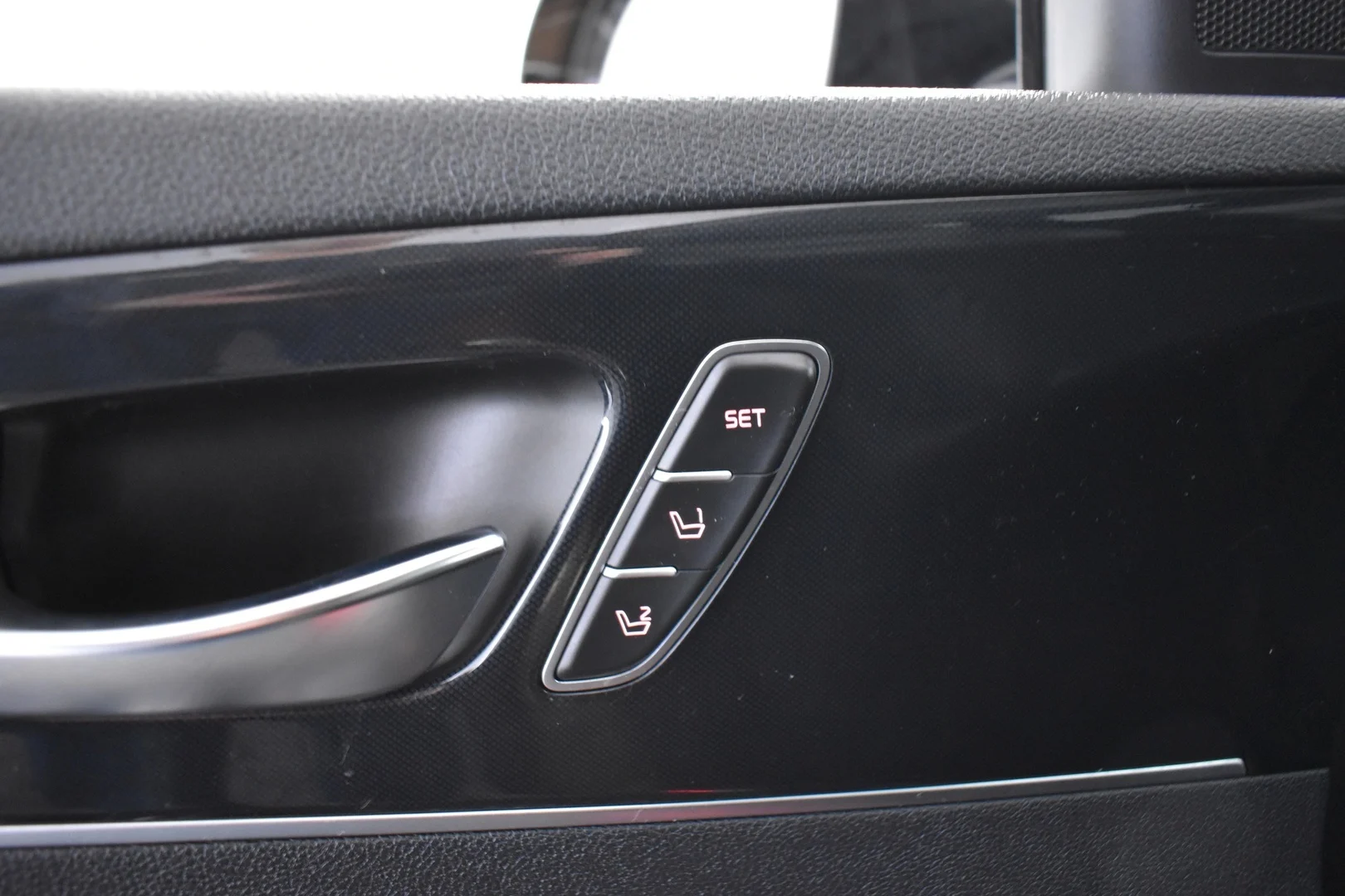 Car Image - Gvs1S1CtvCkX3dCba9ZgV