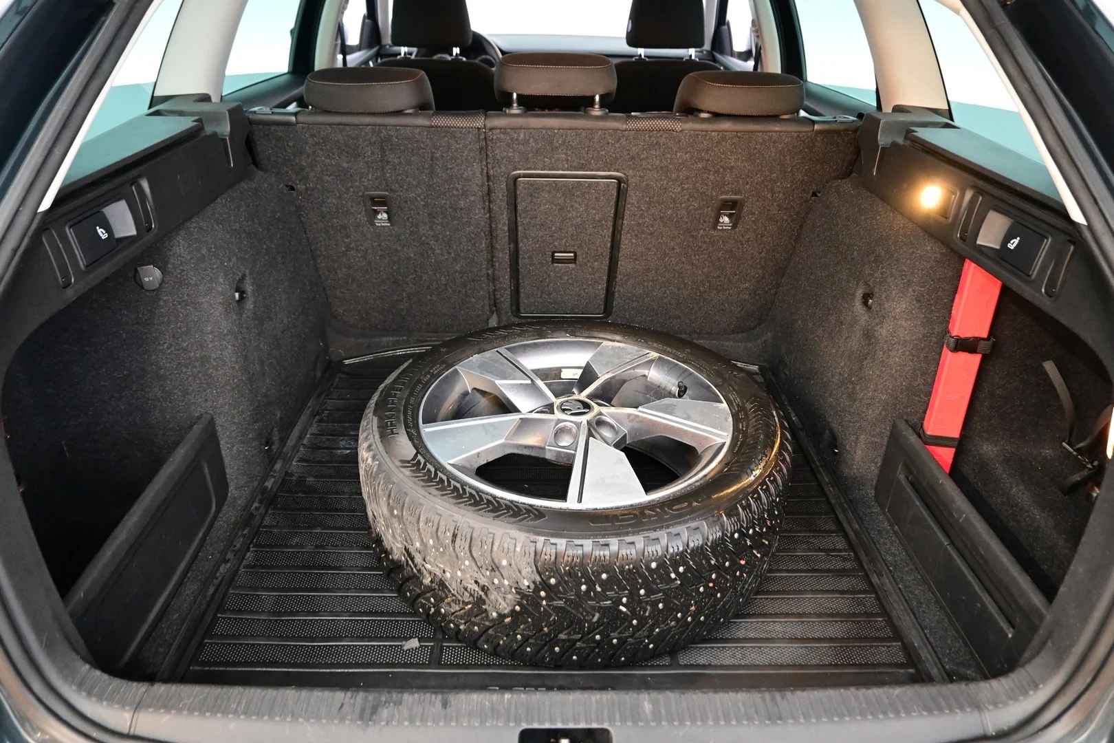 Car Image - 4RDkytuFahdTryGGTrkMdQ