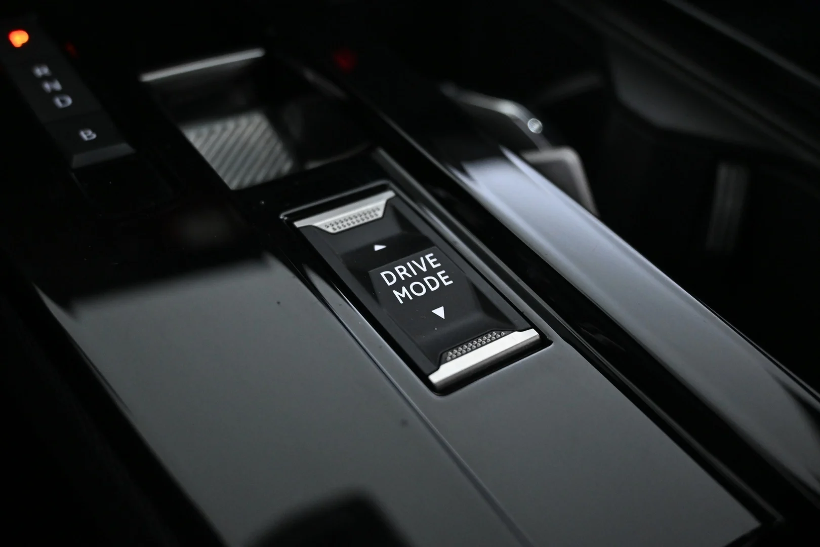 Car Image - 5bT2F7MK9cA6vcnjGsdogL