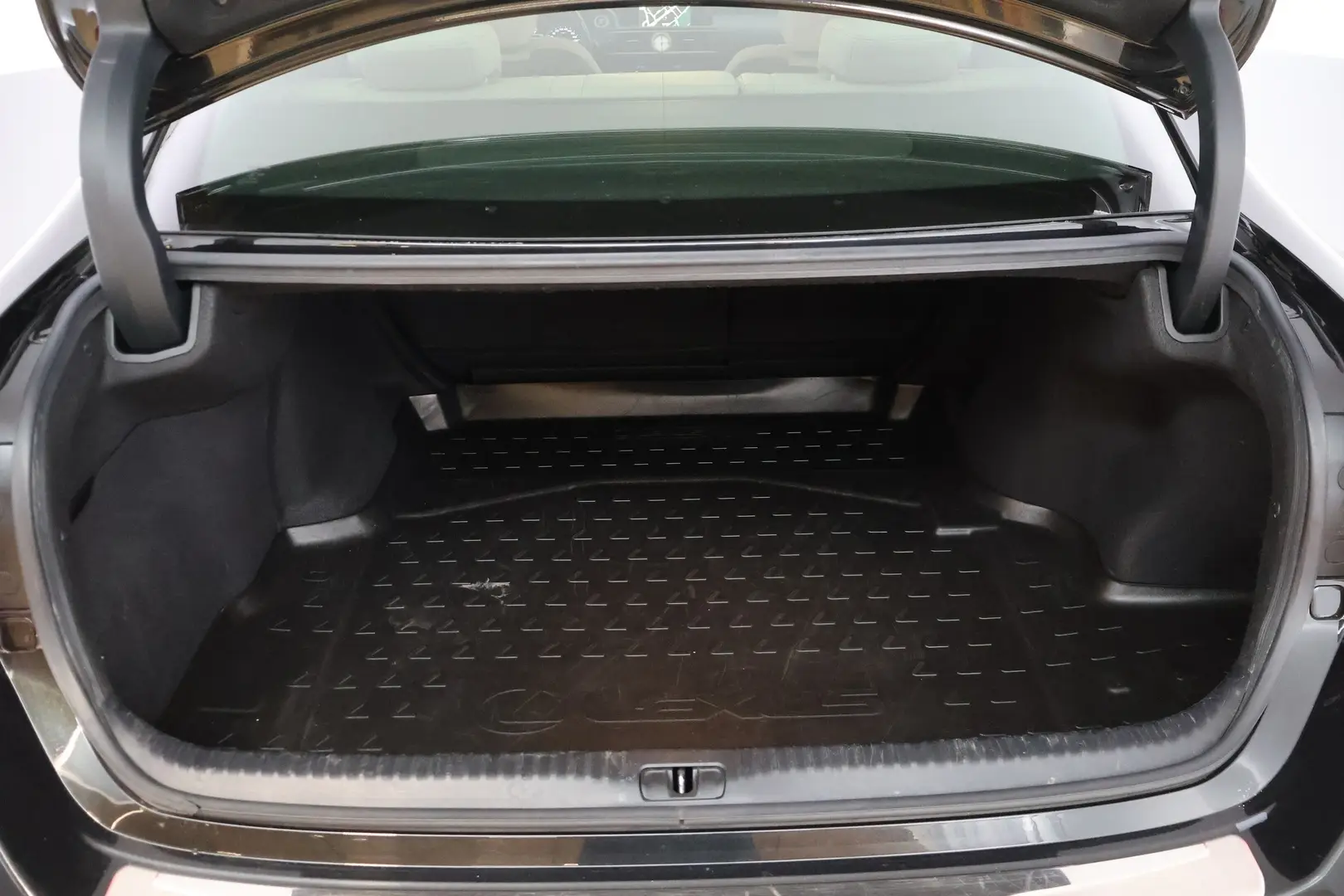 Car Image - 3djBWSpEVwTixKvz6j4dFS