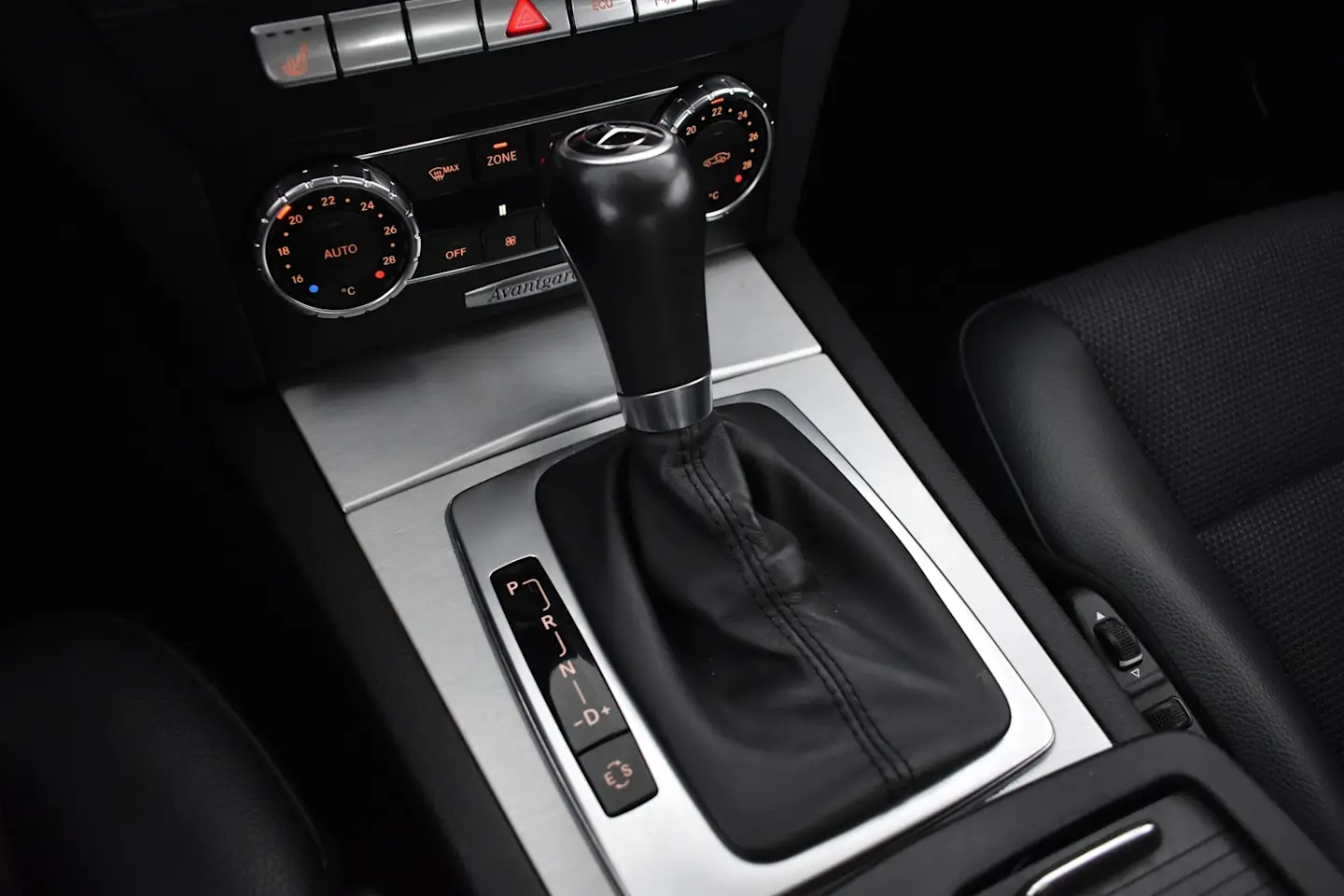 Car Image - 4bSNxqlDCuDHUgEbNlWdVA