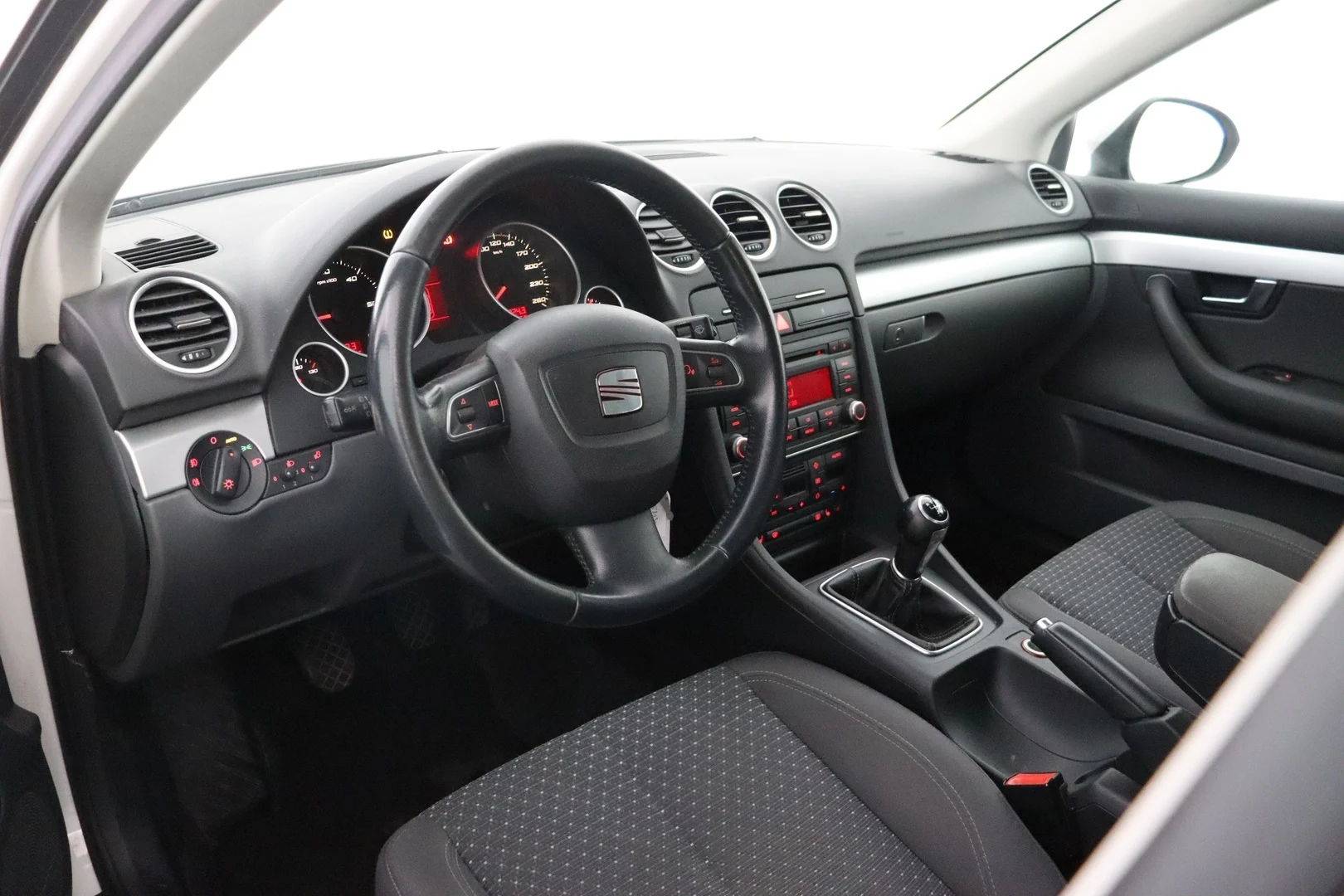 Car Image - 3XKXRwSw7mFJgPiGTk78Rv