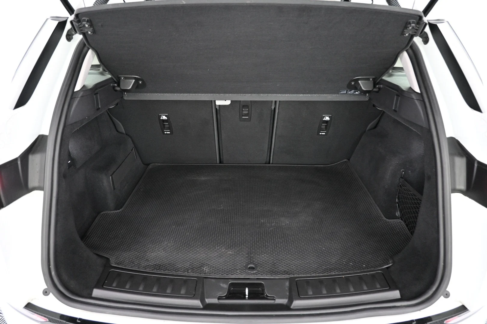 Car Image - 68WqoO4qMJYq60oUfHFUJC
