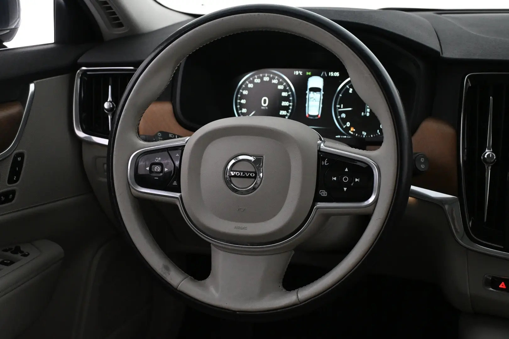 Car Image - 2LC8briqfAV81TdwmgtRUU