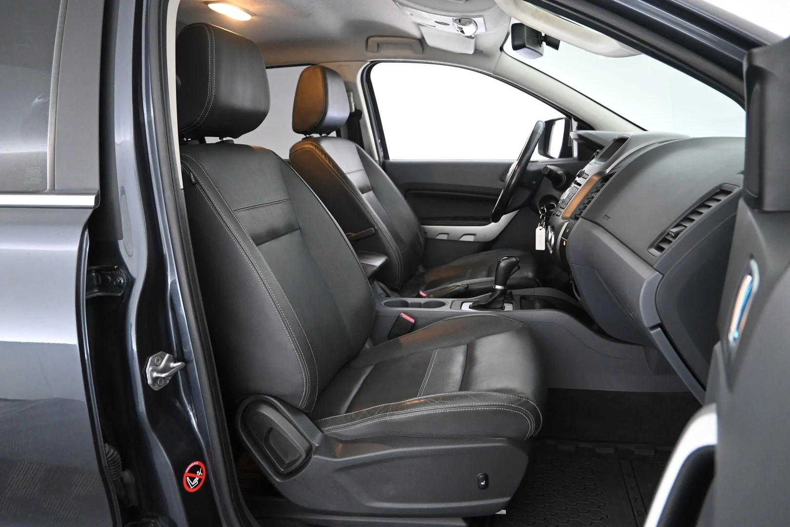 Car Image - Rq1jARmDImVJDFM52PQFI