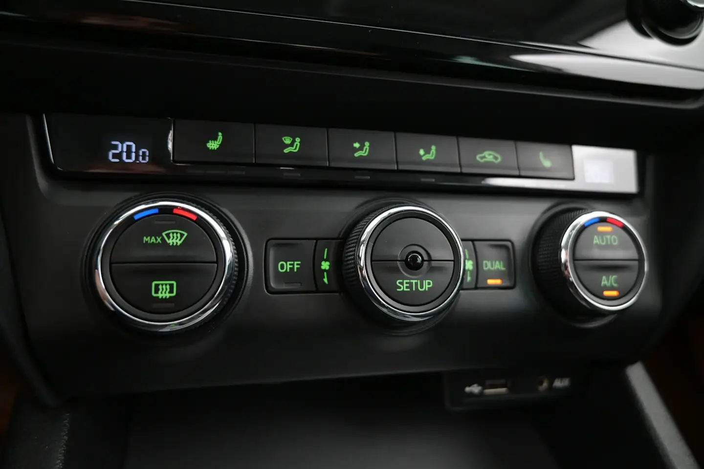 Car Image - 2BawsJ65SxunKi7u7GFmM9