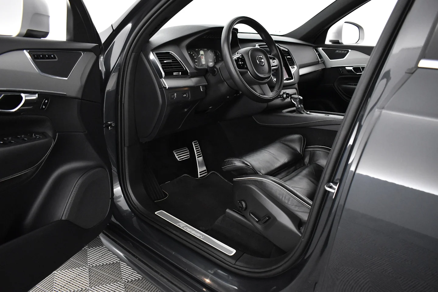 Car Image - tSD9zDIwXDuUO8I19vZbB