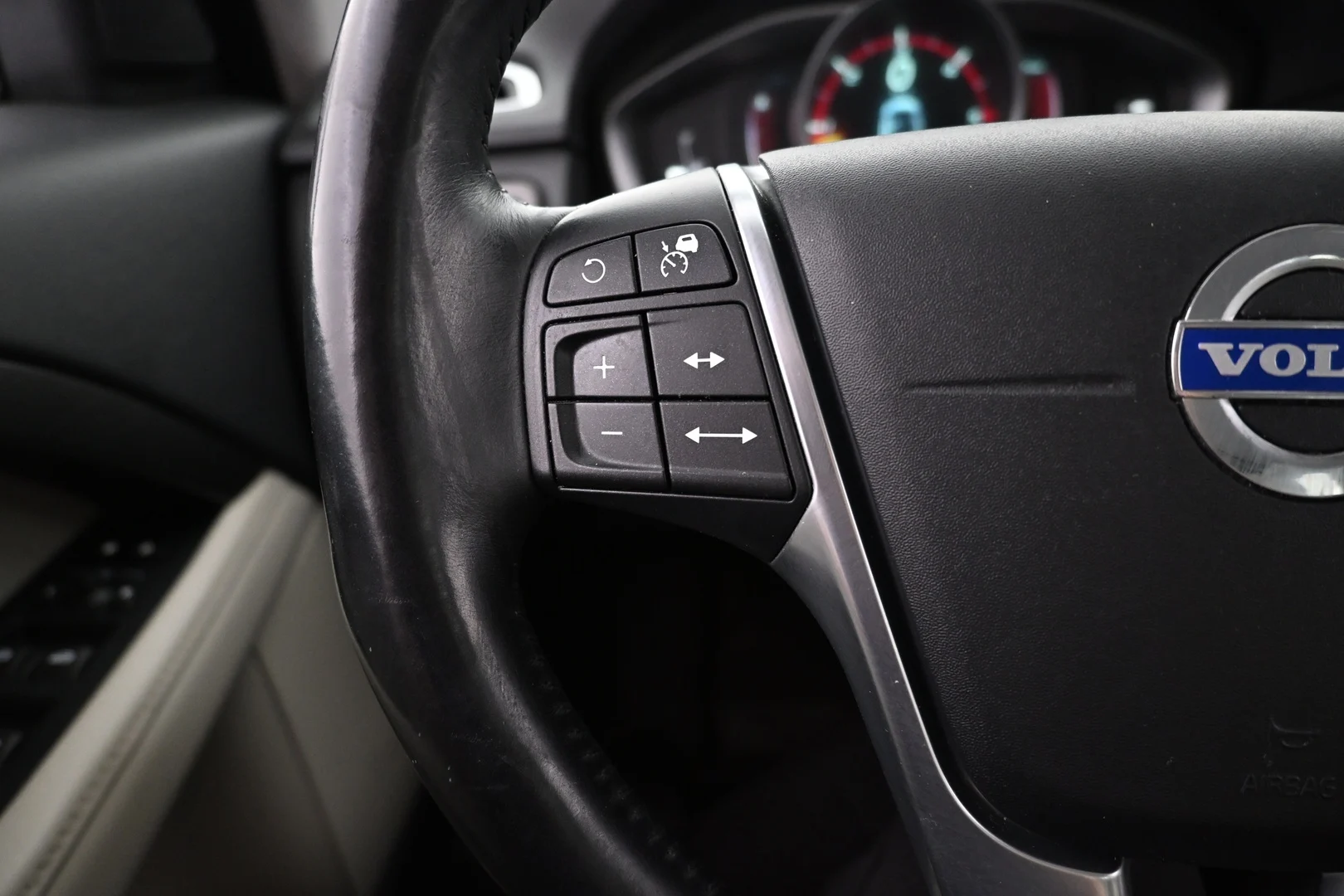 Car Image - 6EoKr2Oxc3DIiArkhc9LRu