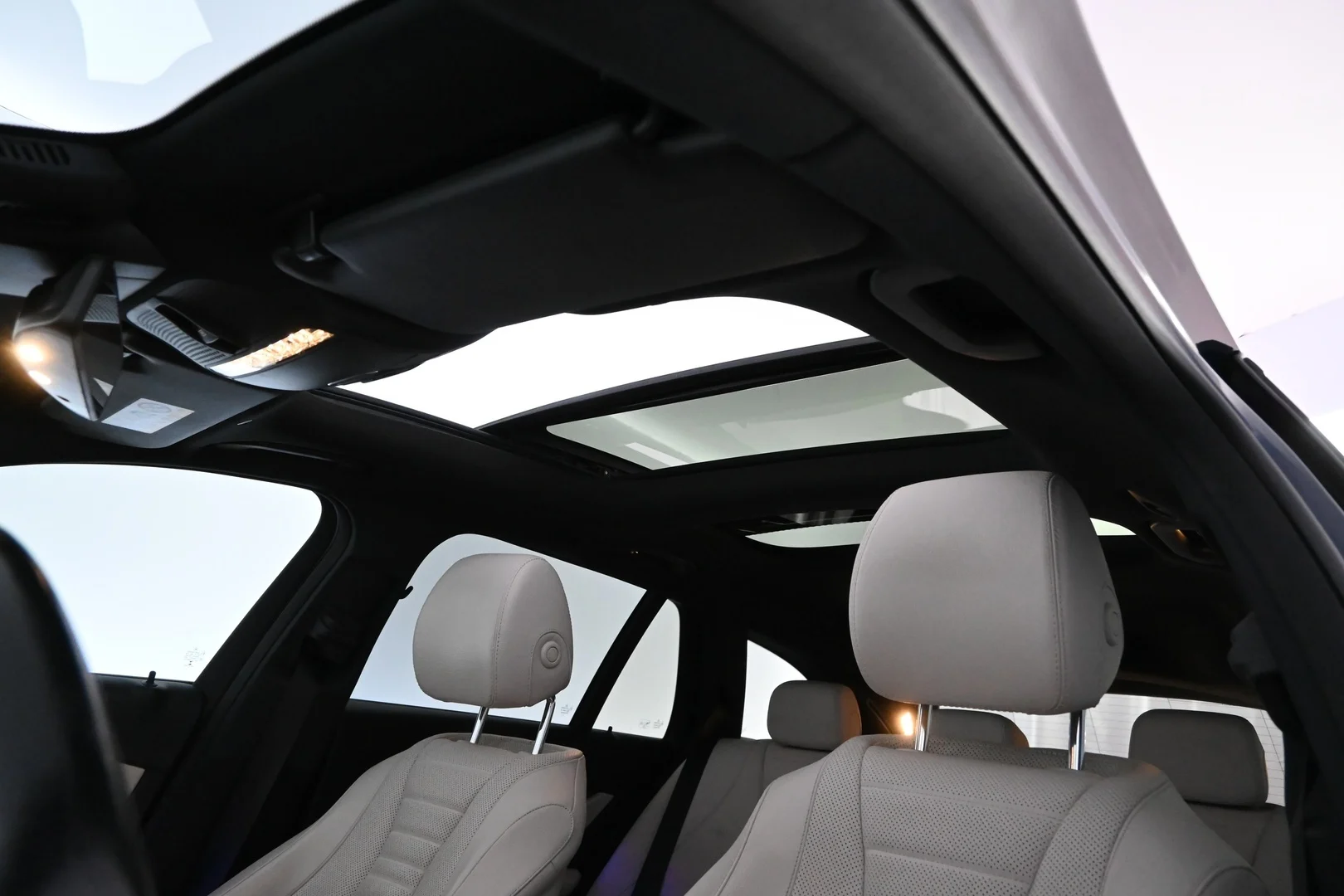 Car Image - 4Z1RplYqtInSv2VLqeYtYj