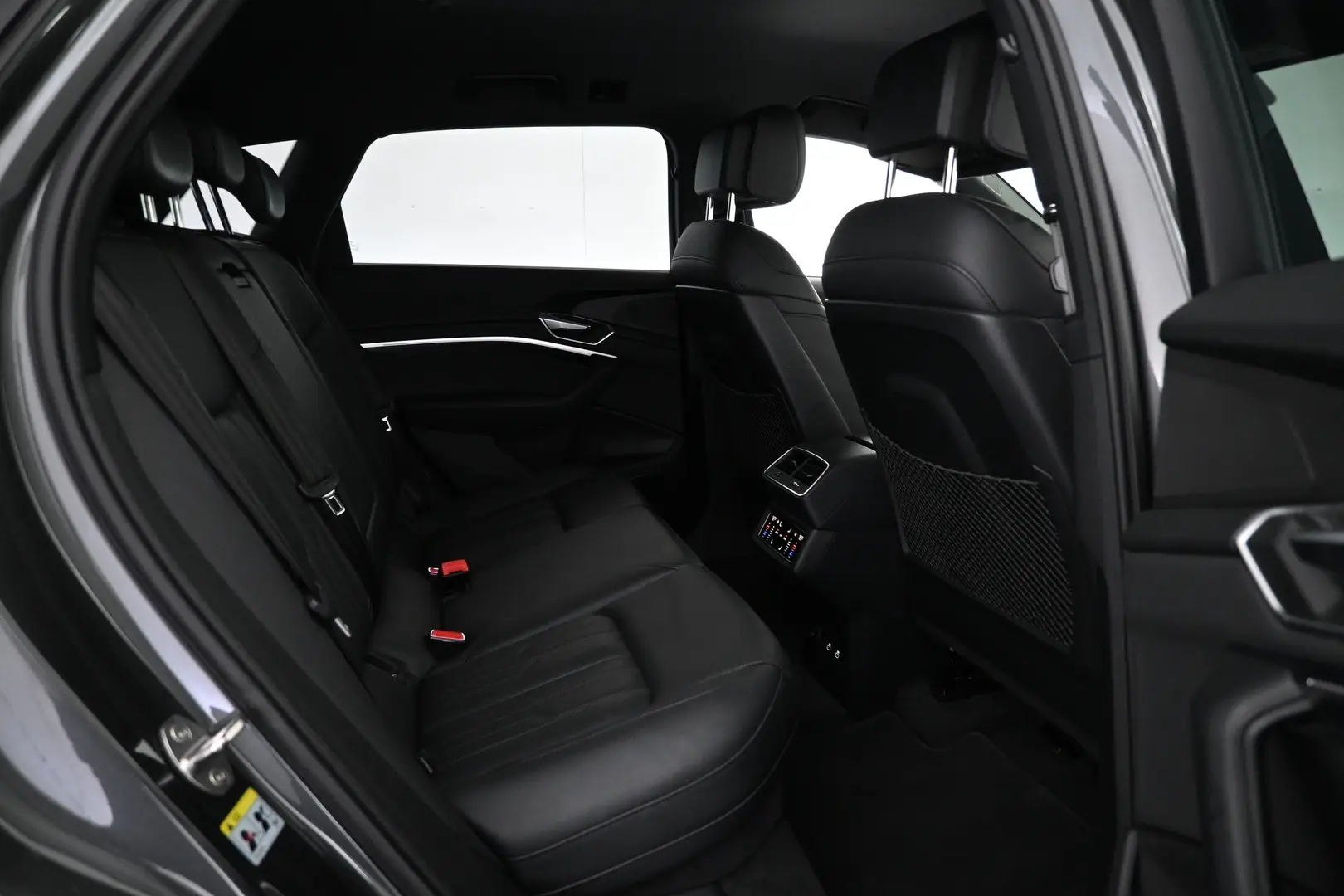 Car Image - 1xILO2glP0eszdecCLY2Yw
